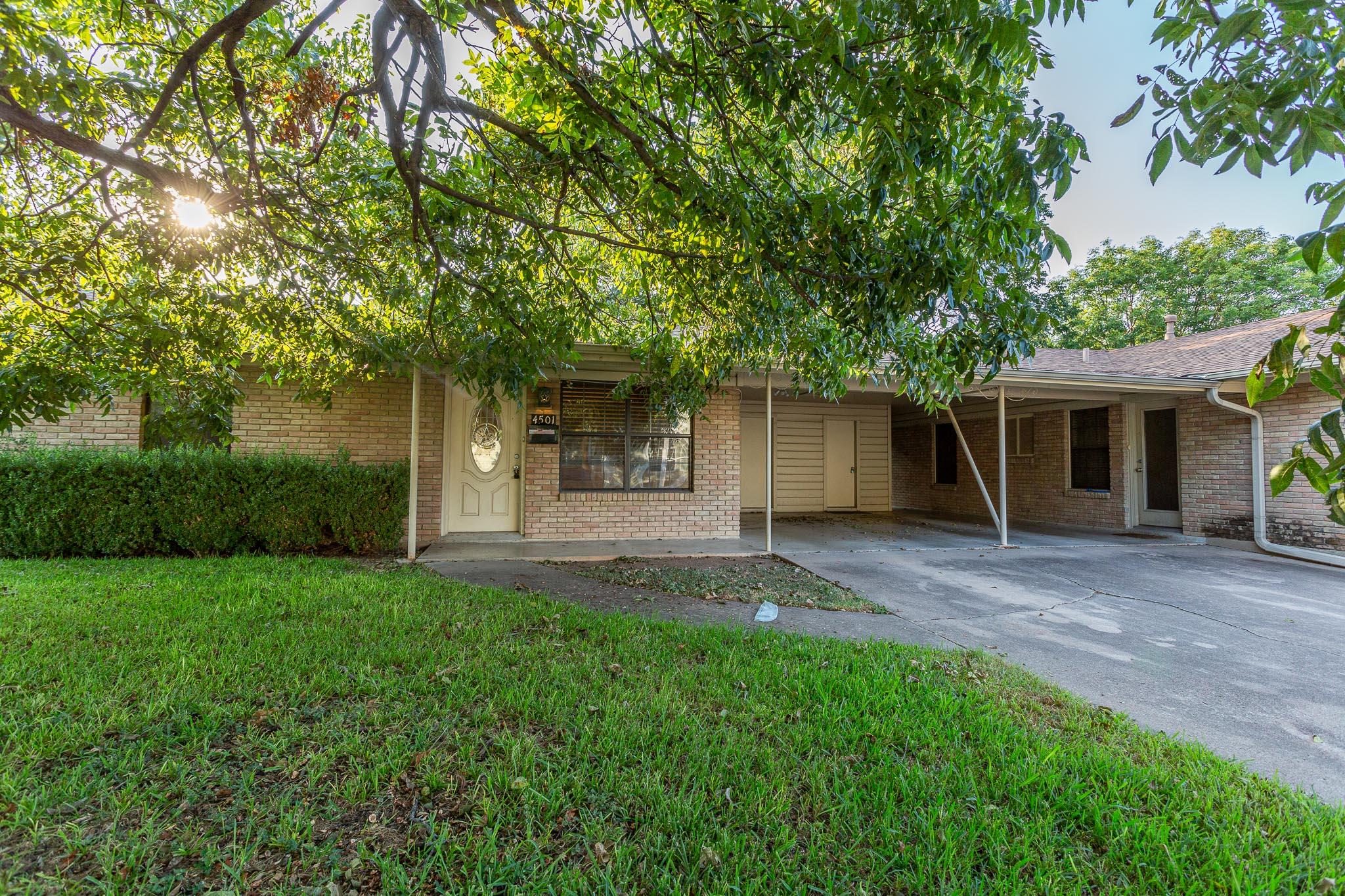 4501 Caswell Ave Property Photo 1