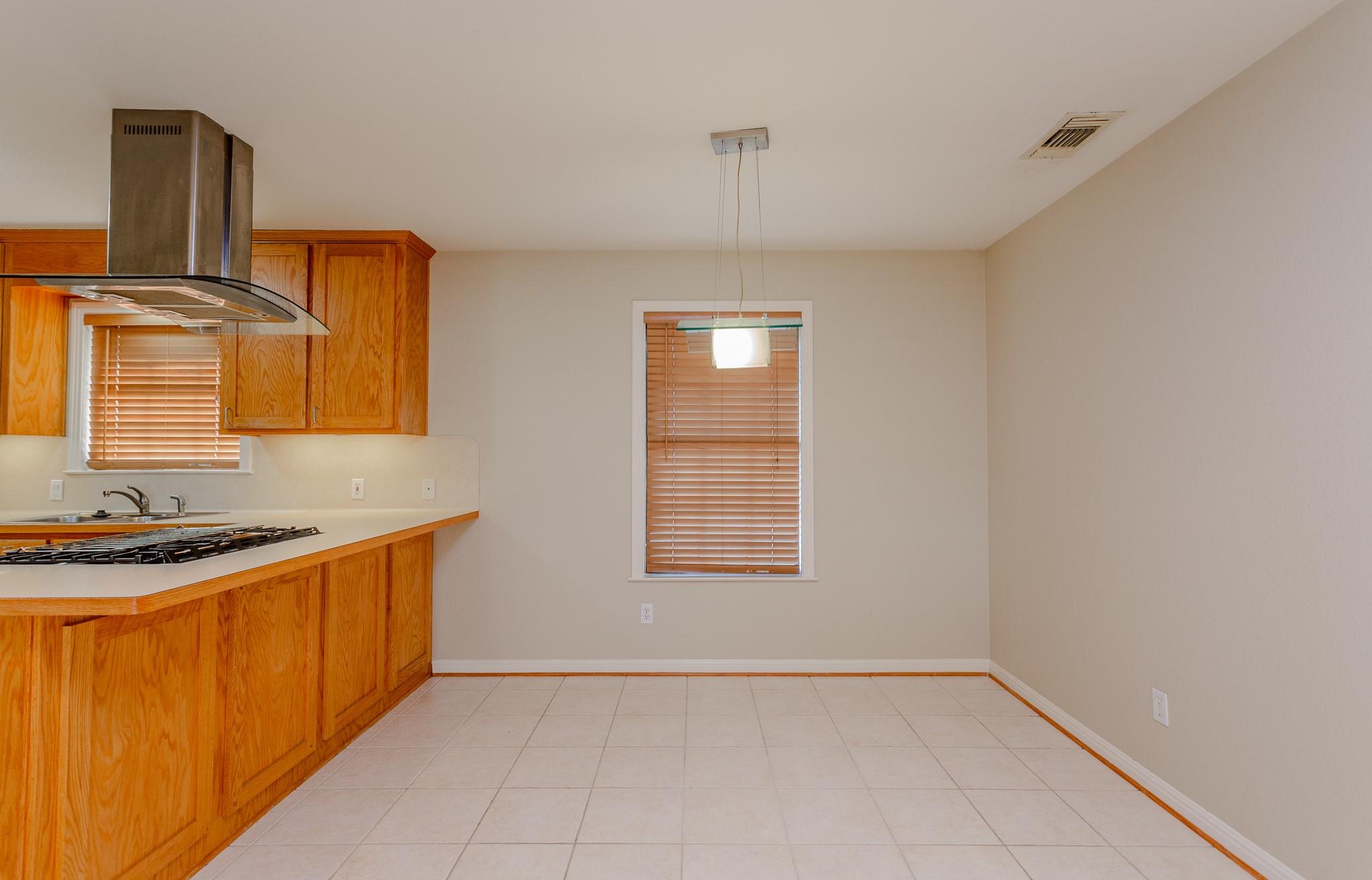 4501 Caswell Ave Property Photo 4