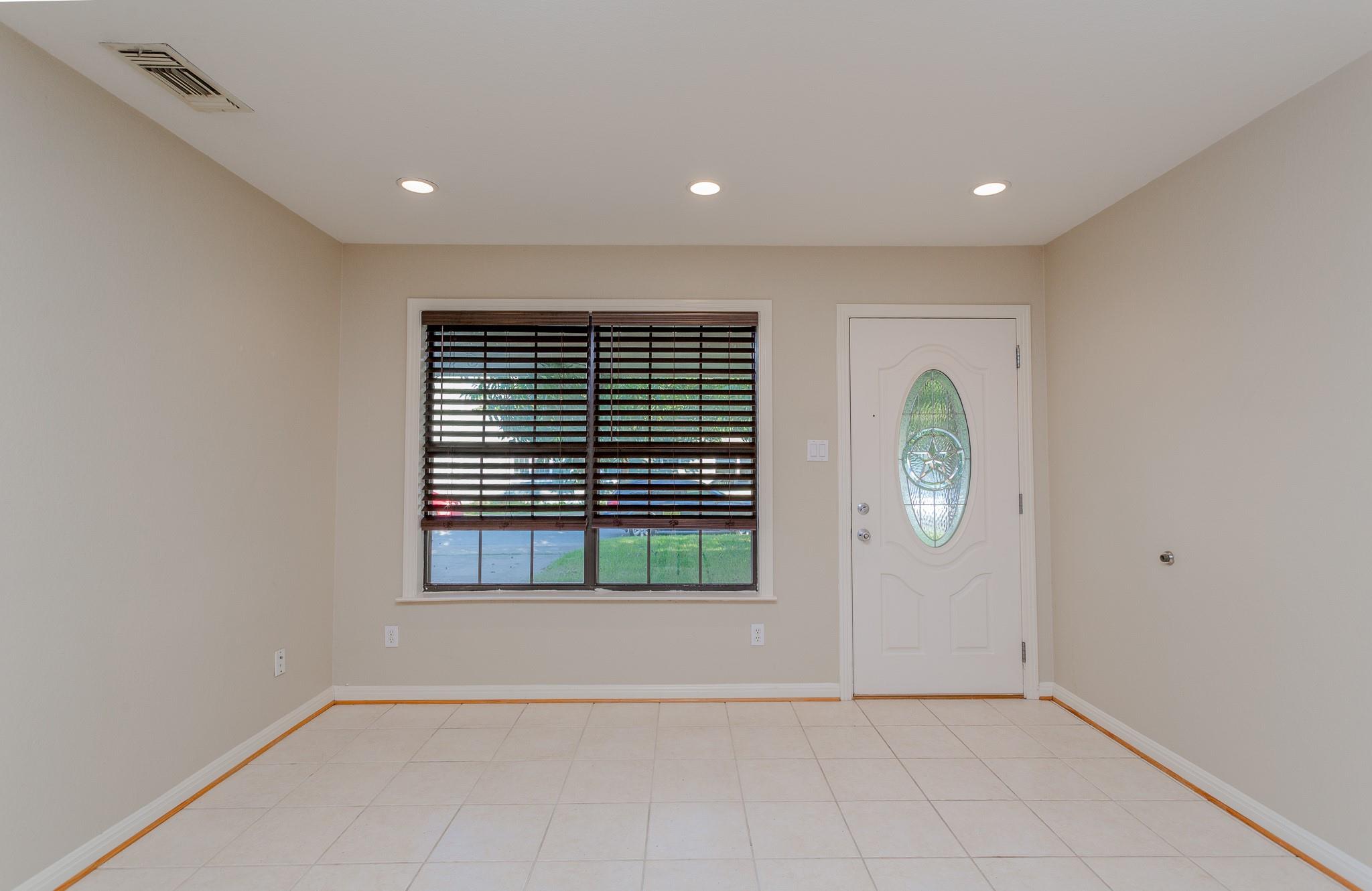 4501 Caswell Ave Property Photo 5