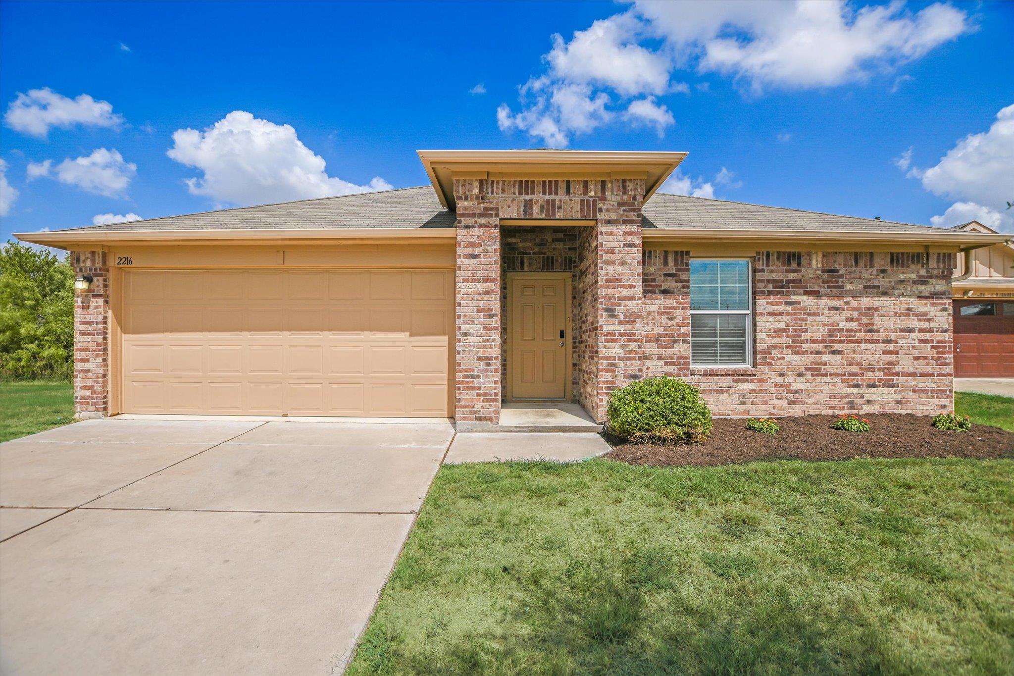 2216 Dickinson Ter Property Photo 2