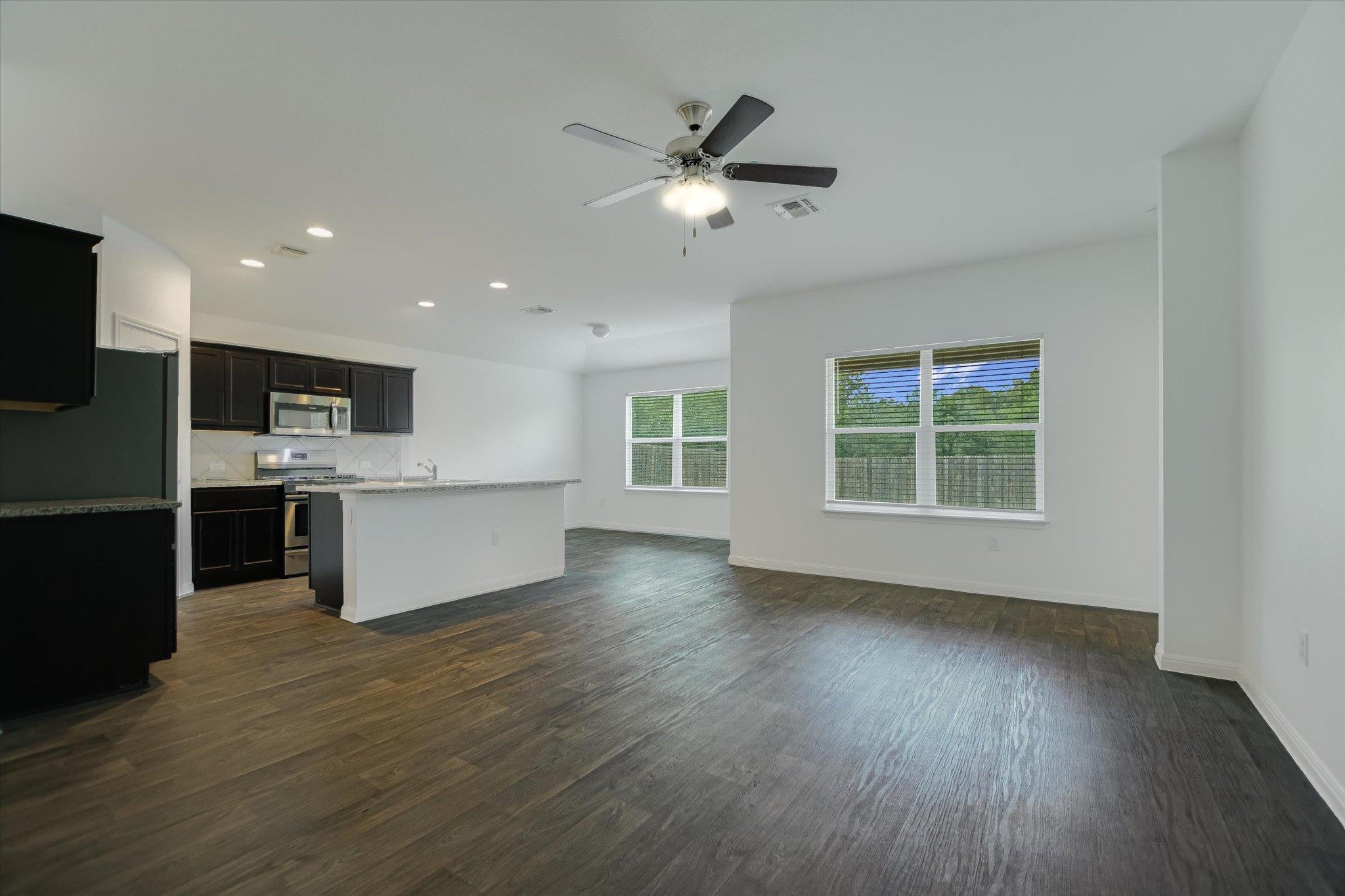 2216 Dickinson Ter Property Photo 3