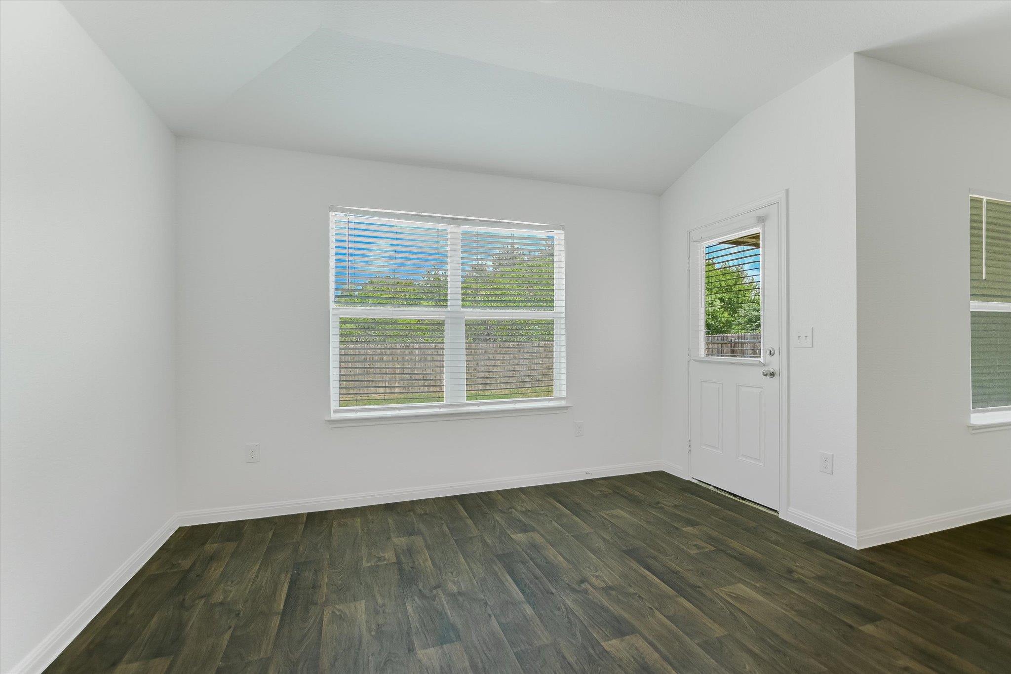 2216 Dickinson Ter Property Photo 5
