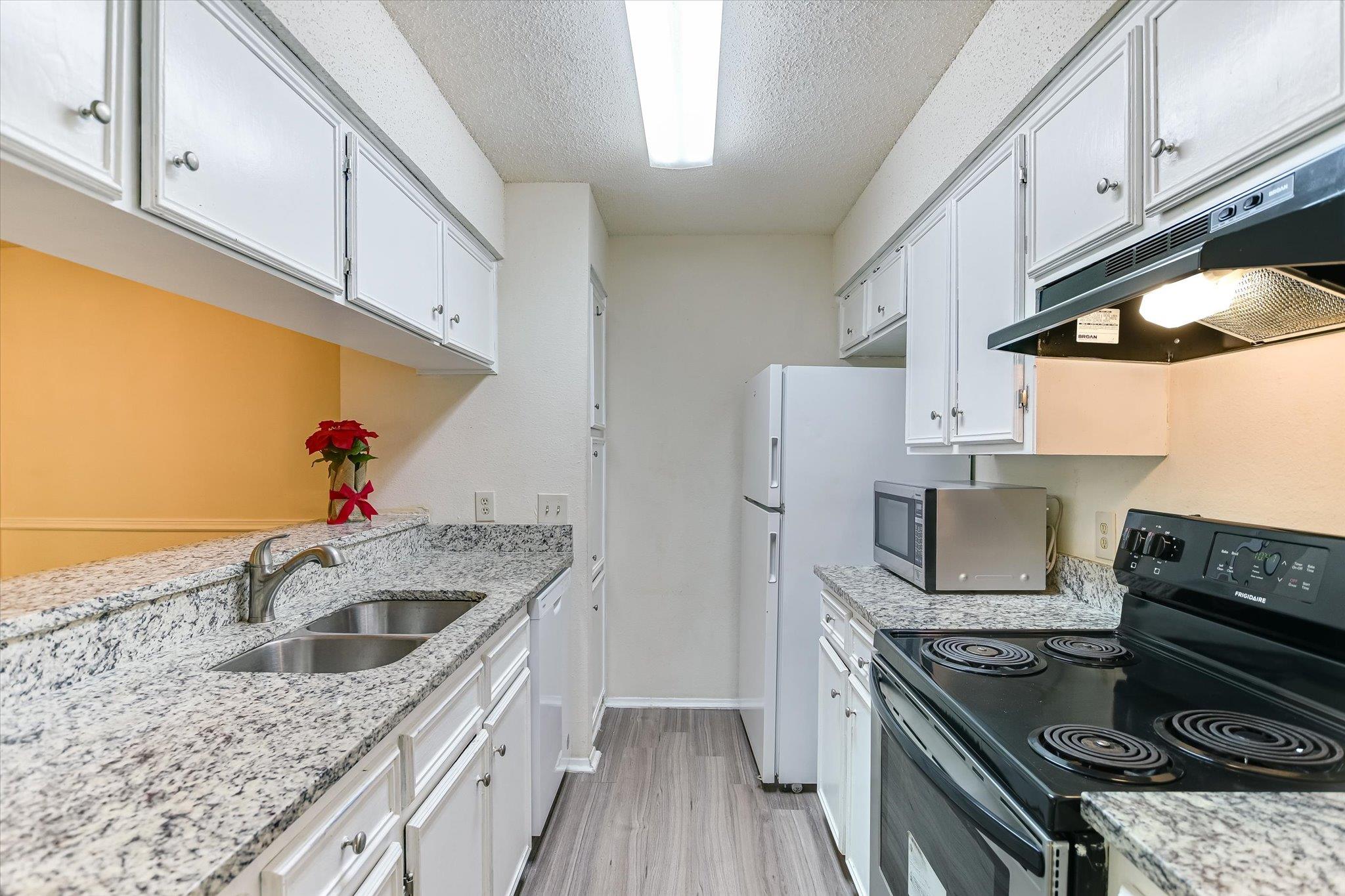 10616 Mellow Meadows Dr #18b Property Photo 5