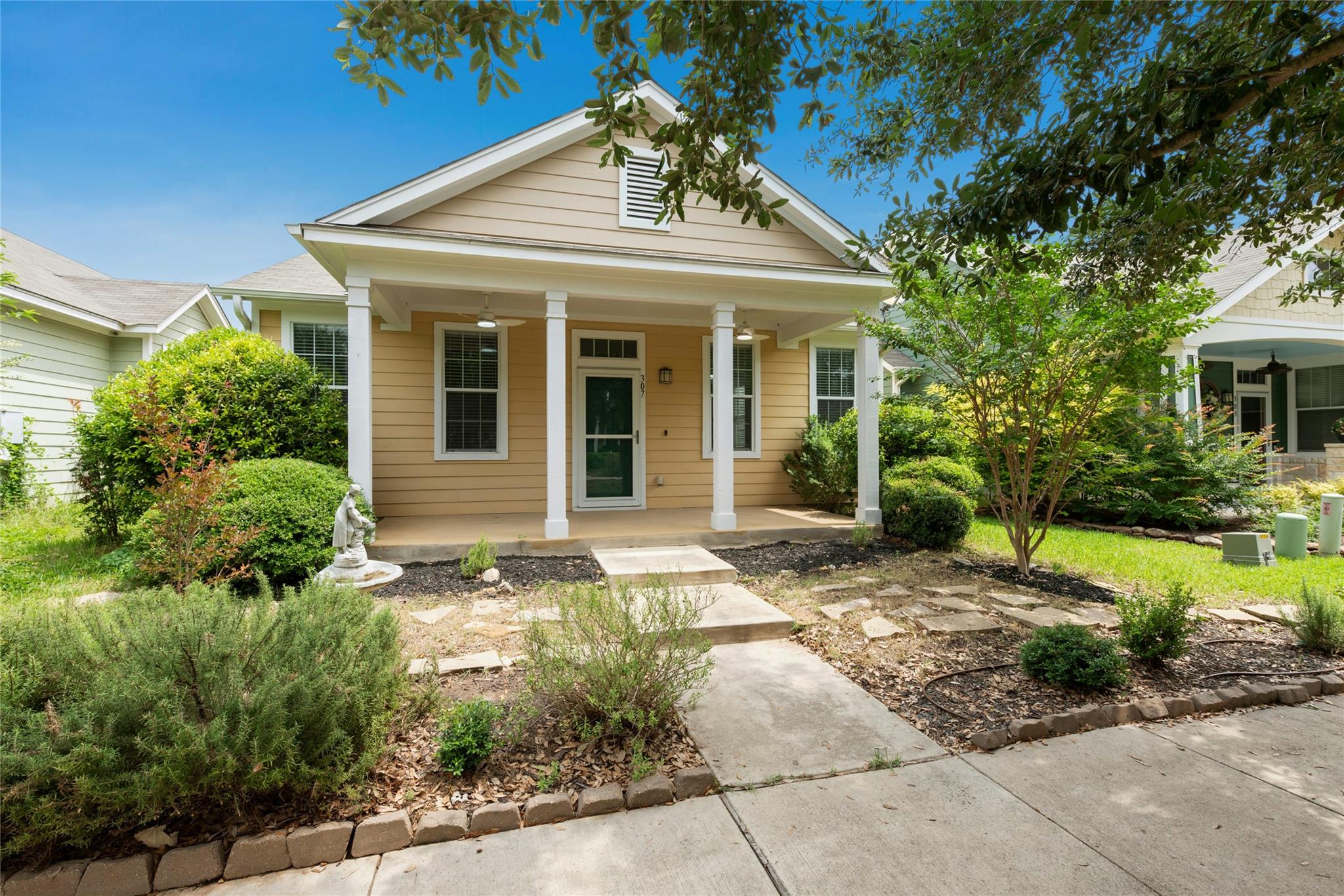 307 Rachel St Property Photo 1