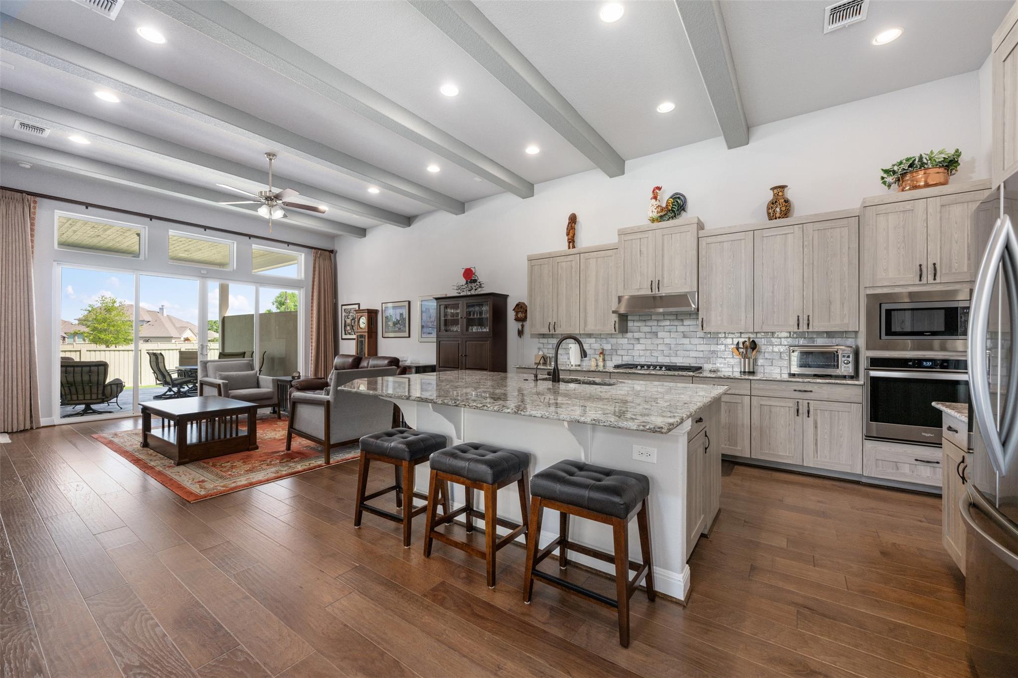 825 Faith Dr Property Photo 1