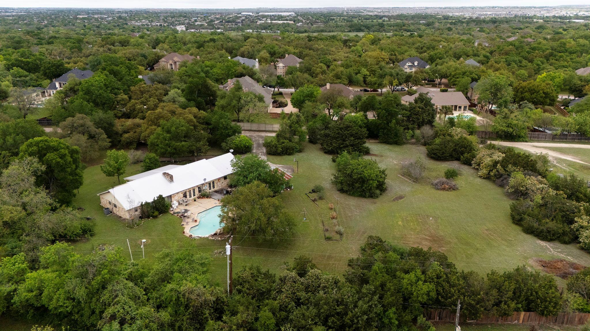 15 Wildflower Trl Property Photo 4