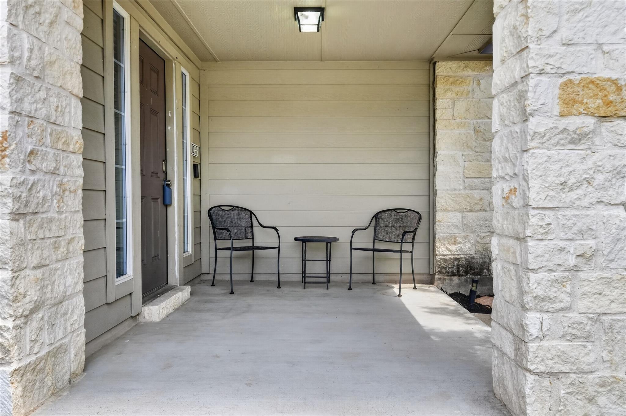 313 Wimberley St Property Photo 2