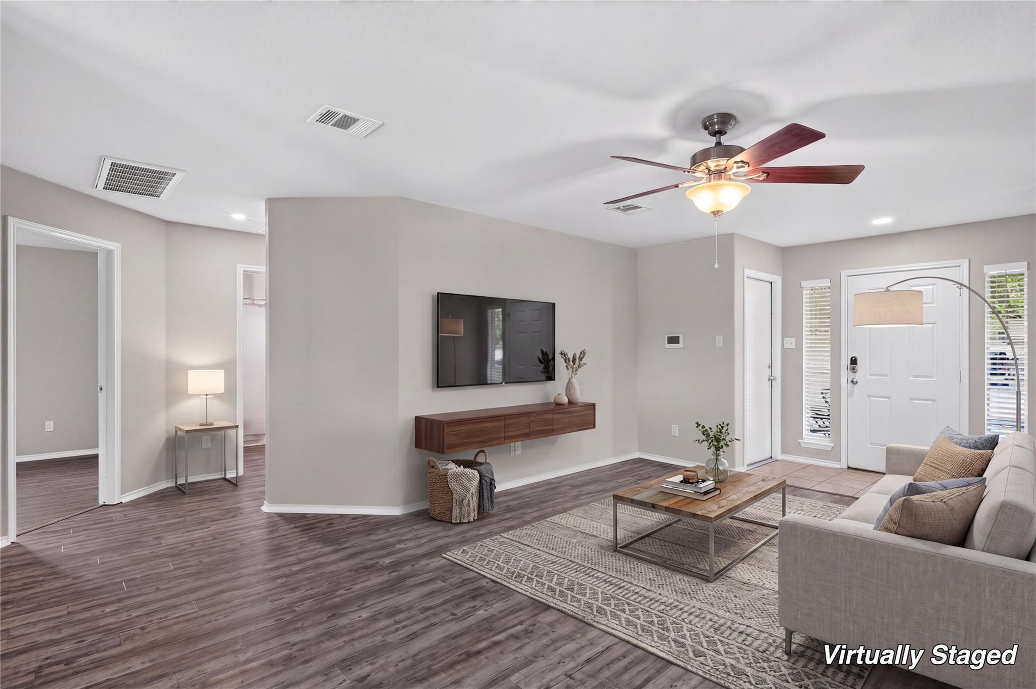 313 Wimberley St Property Photo 4