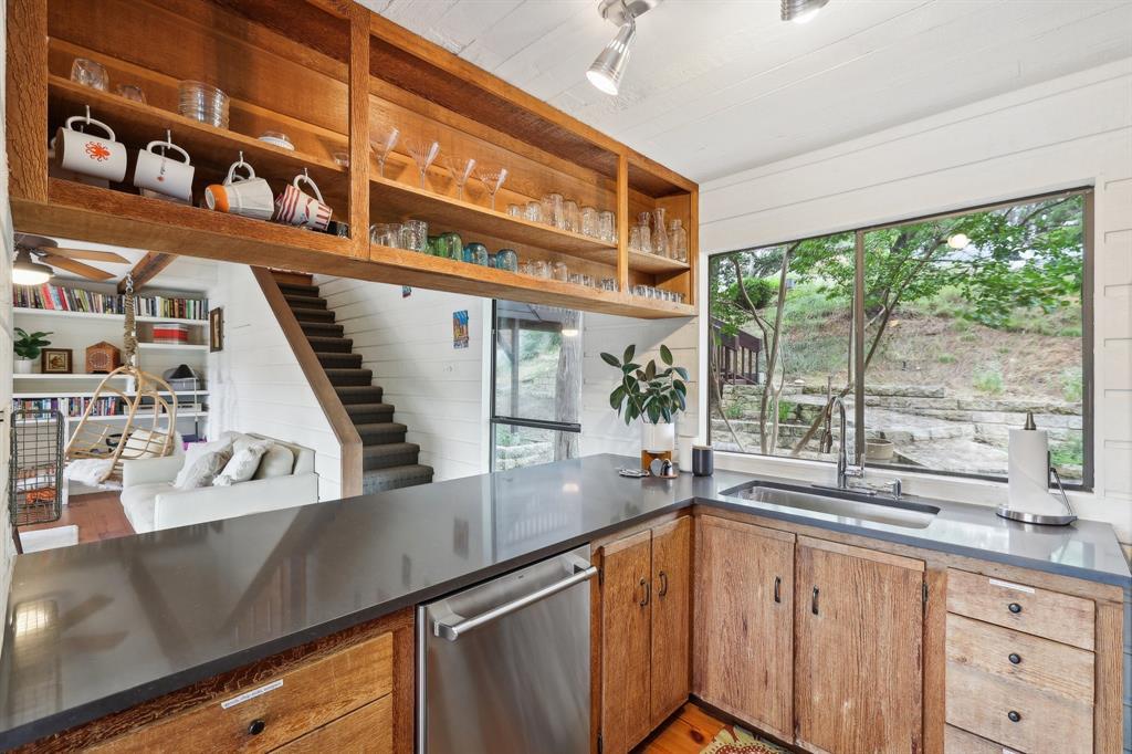 1002 Jousting Pl Property Photo 11