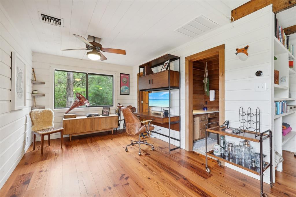 1002 Jousting Pl Property Photo 12