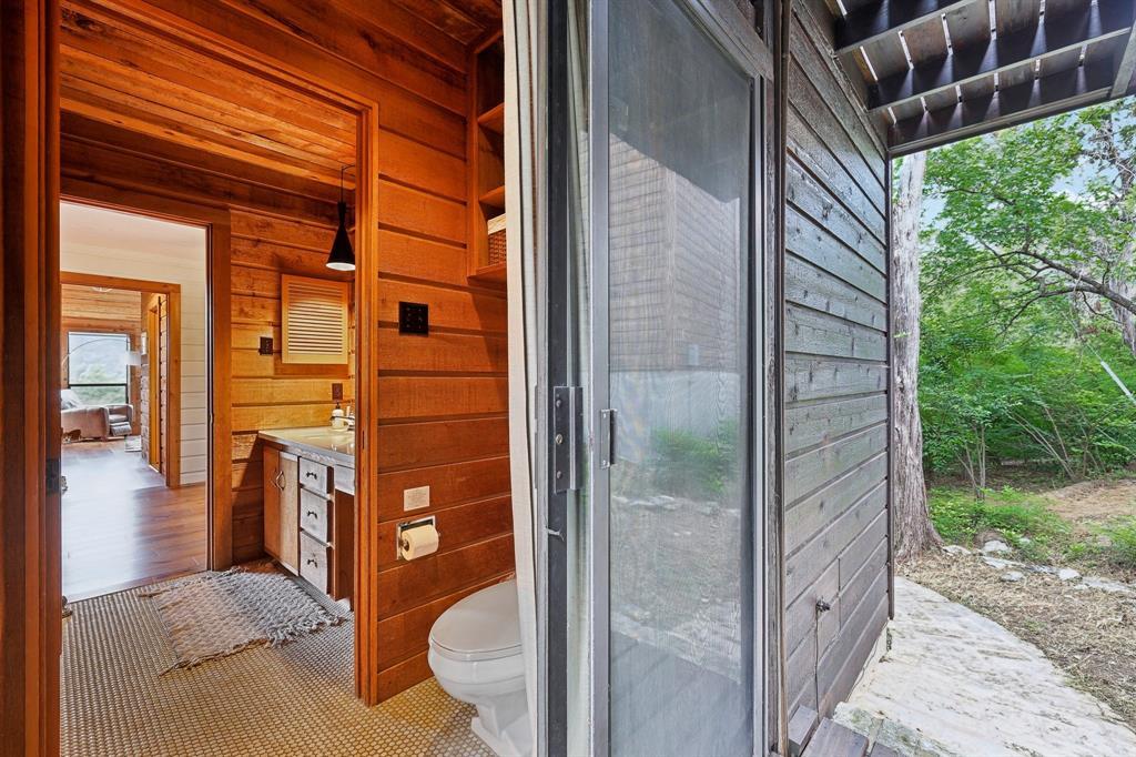 1002 Jousting Pl Property Photo 13