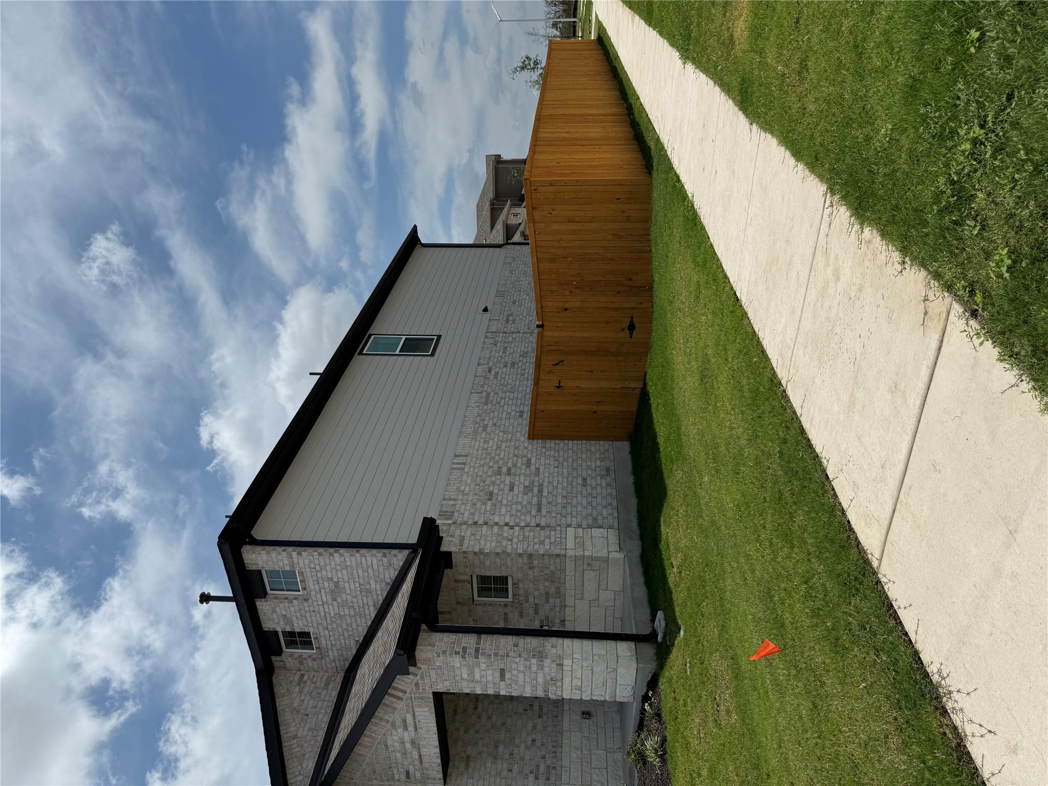 593 Tailwind Dr Property Photo 2