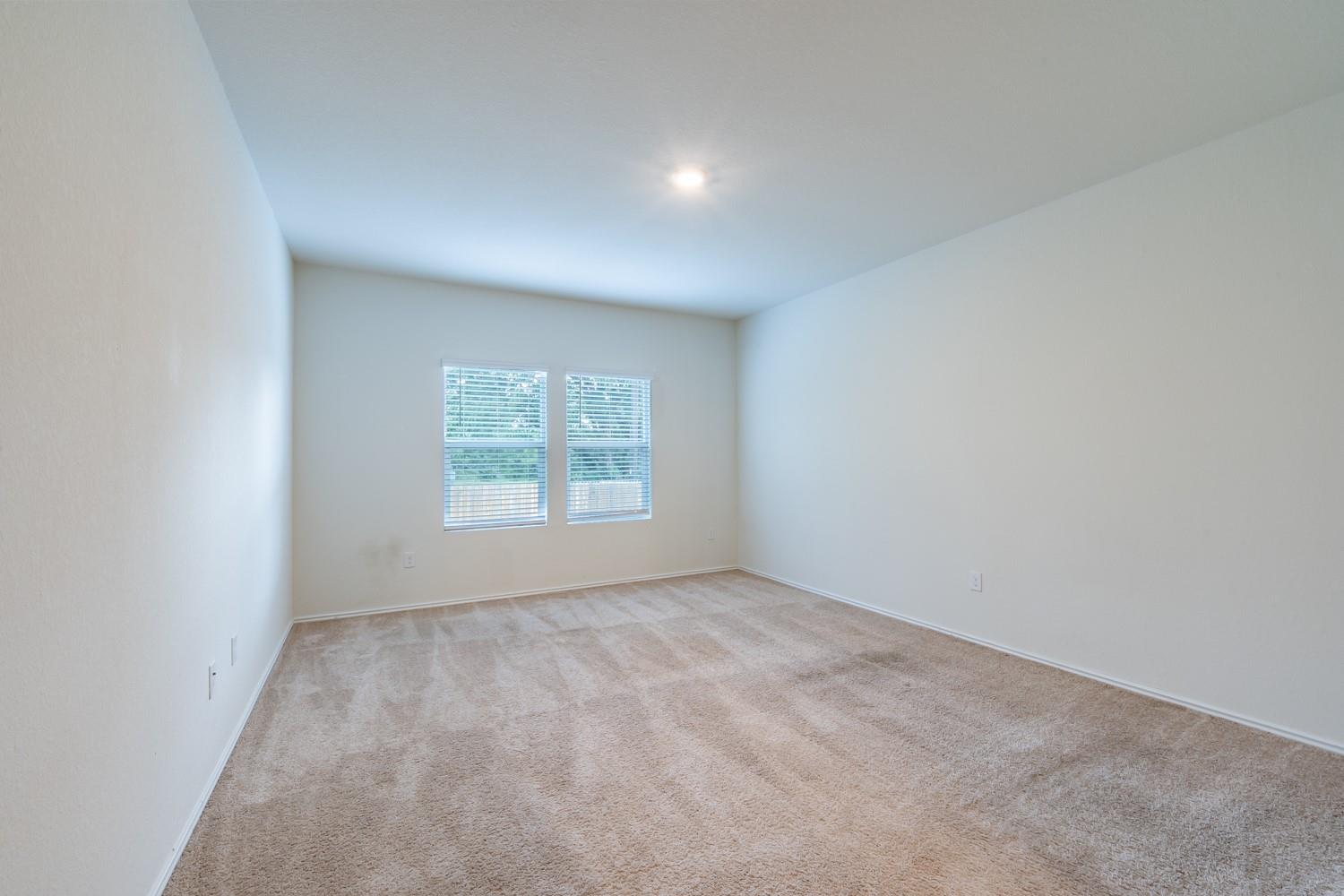 14500 Fitzgibbon Dr Property Photo 17