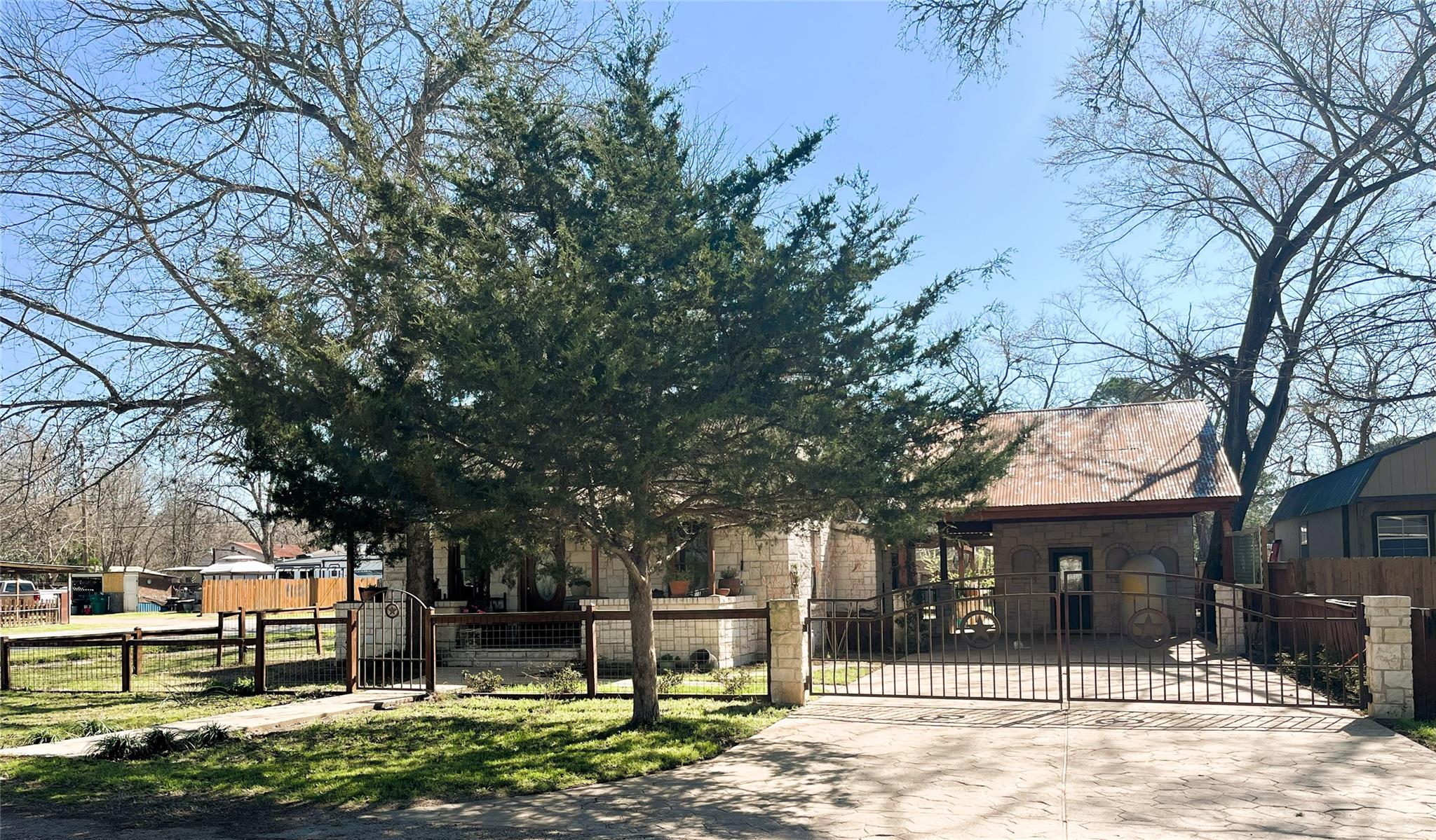 401 San Jacinto St Property Photo