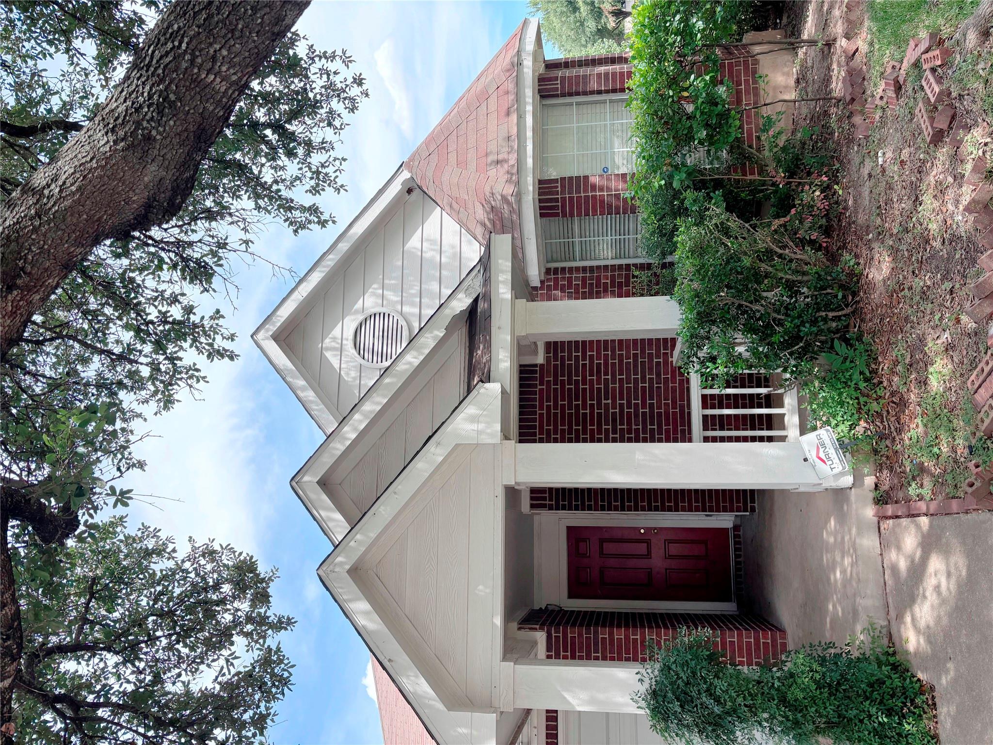 14901 Sand Dollar Ct Property Photo 2