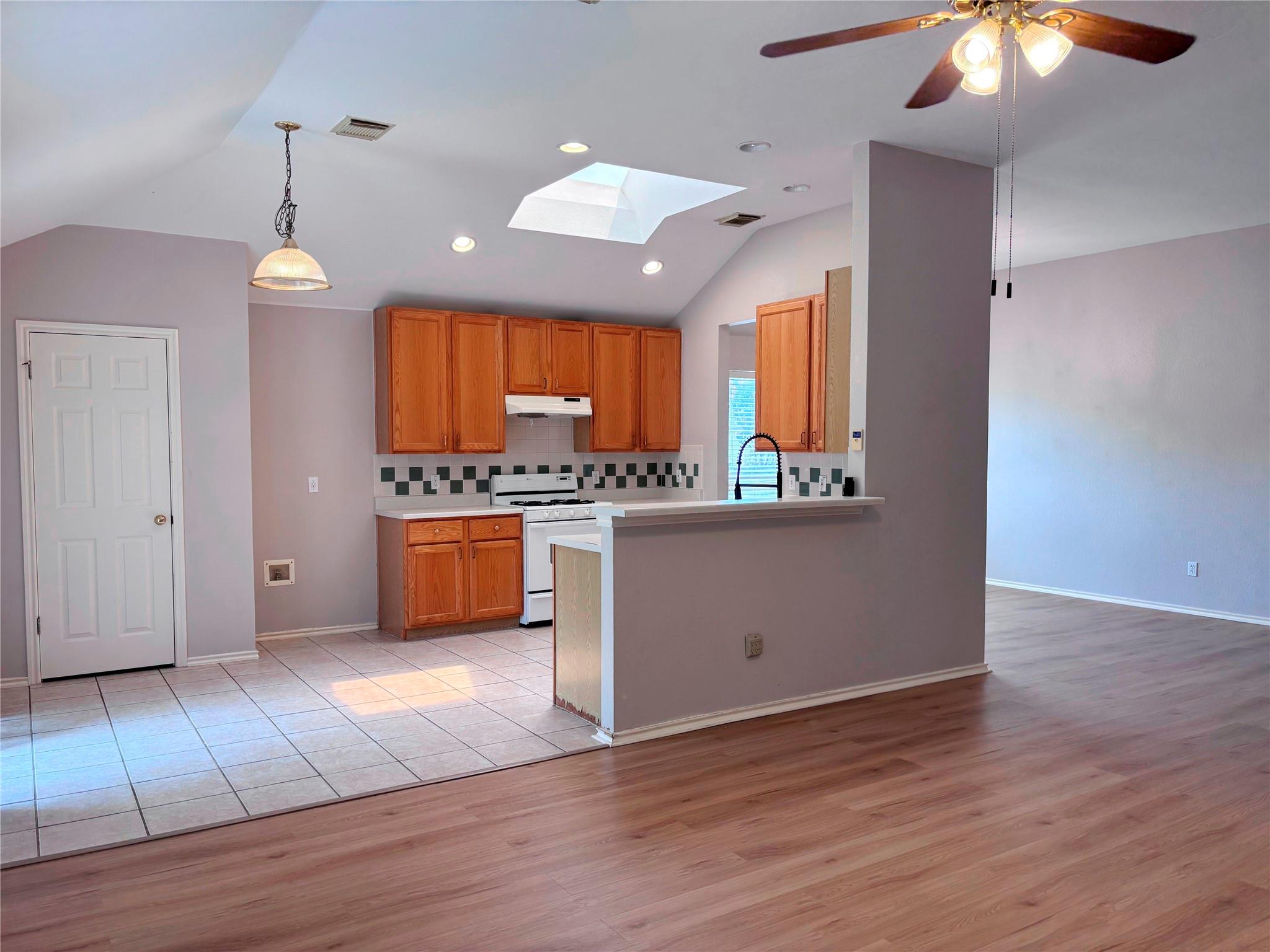 14901 Sand Dollar Ct Property Photo 6