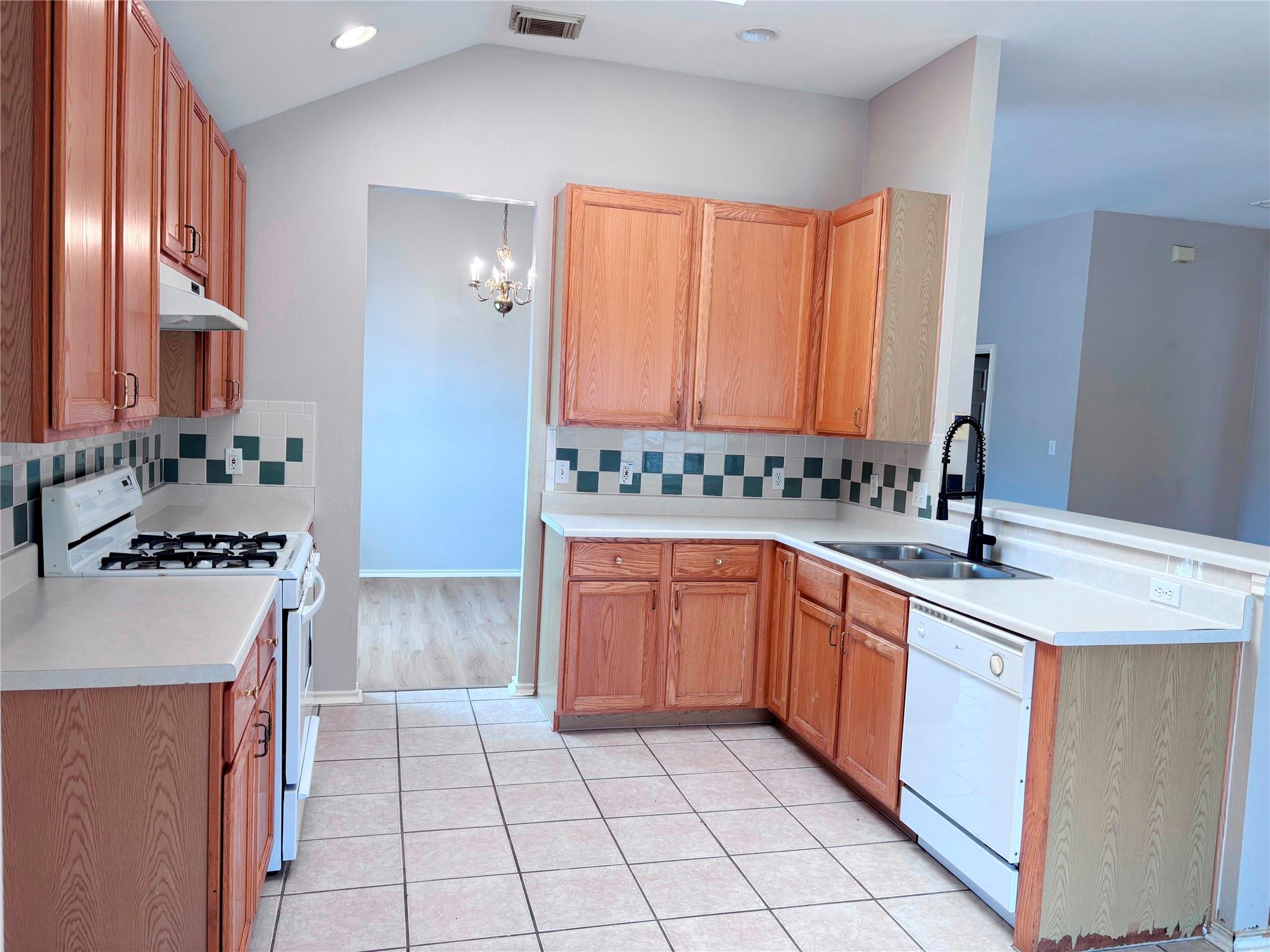 14901 Sand Dollar Ct Property Photo 9