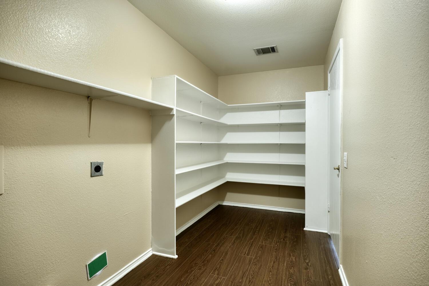 7537 Redrick Dr Property Photo 6