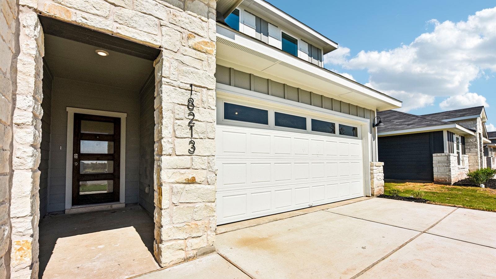 18213 Blazing Ranch Ln Property Photo 4