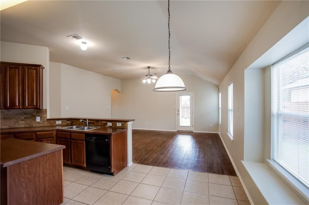 1200 Rainbow Parke Dr Property Photo 3