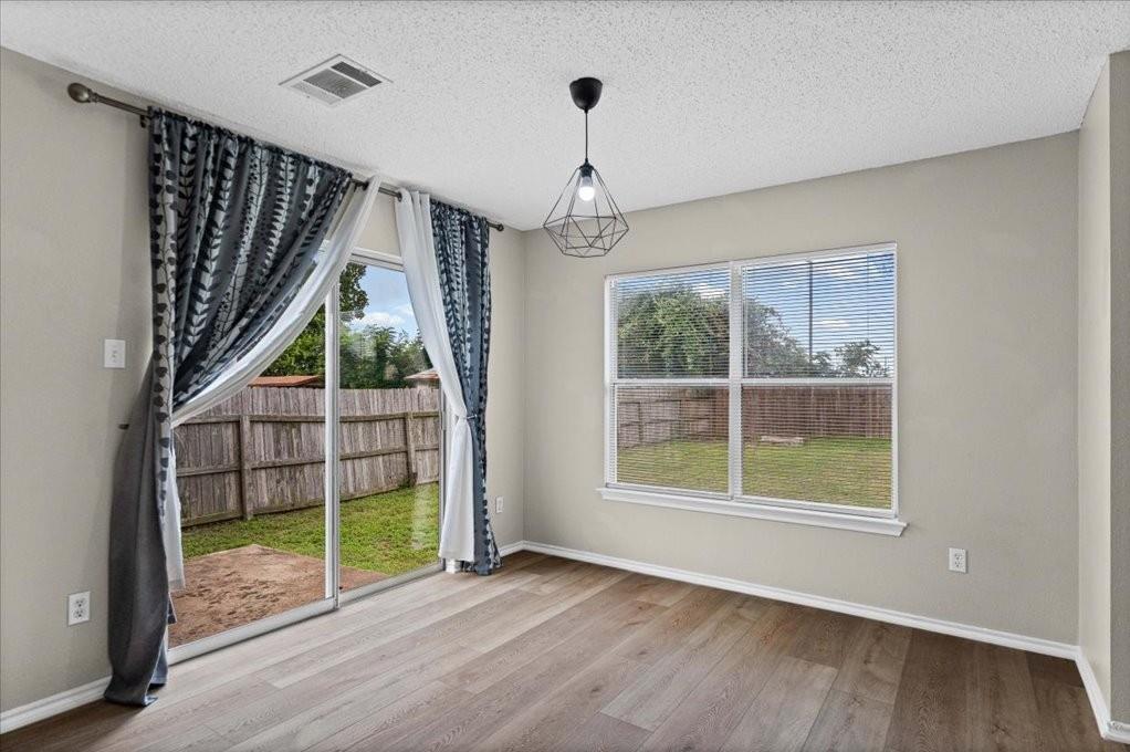 2423 Byfield Dr Property Photo 9