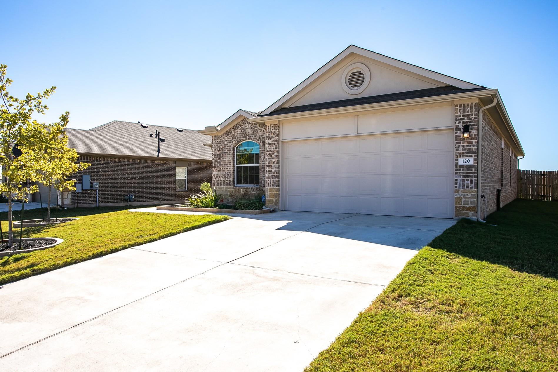 120 Shiner Ln Property Photo 3