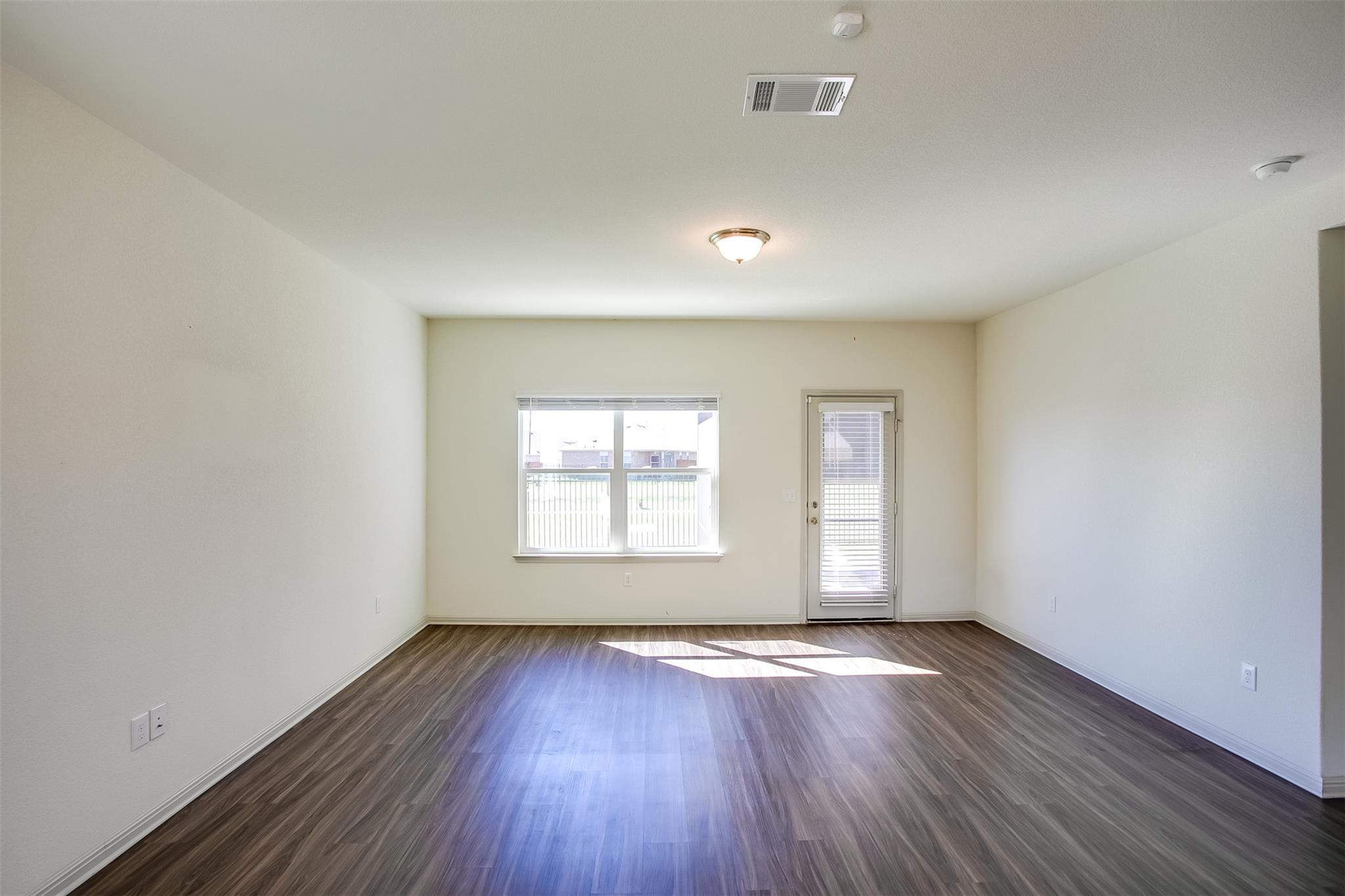120 Shiner Ln Property Photo 8