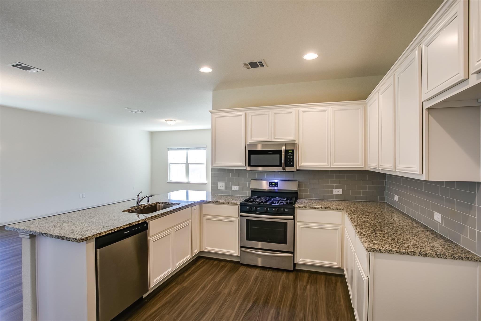 120 Shiner Ln Property Photo 16