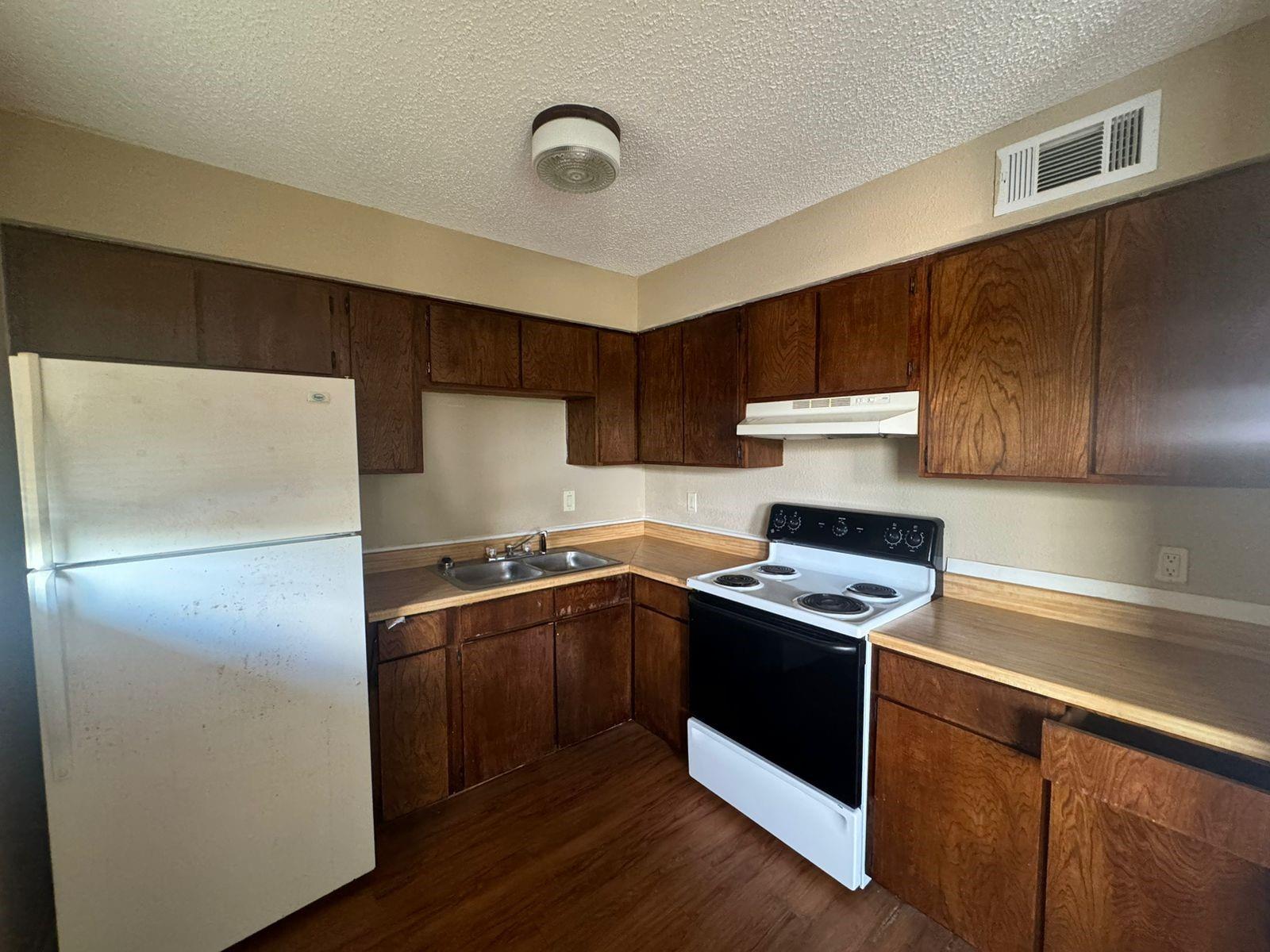 3102 Atkinson Ave Property Photo 4