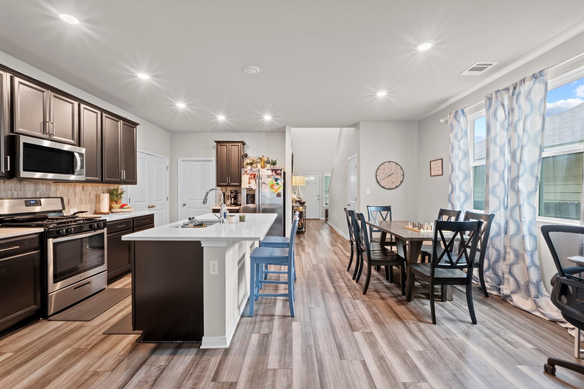520 Longmount Cv Property Photo 10