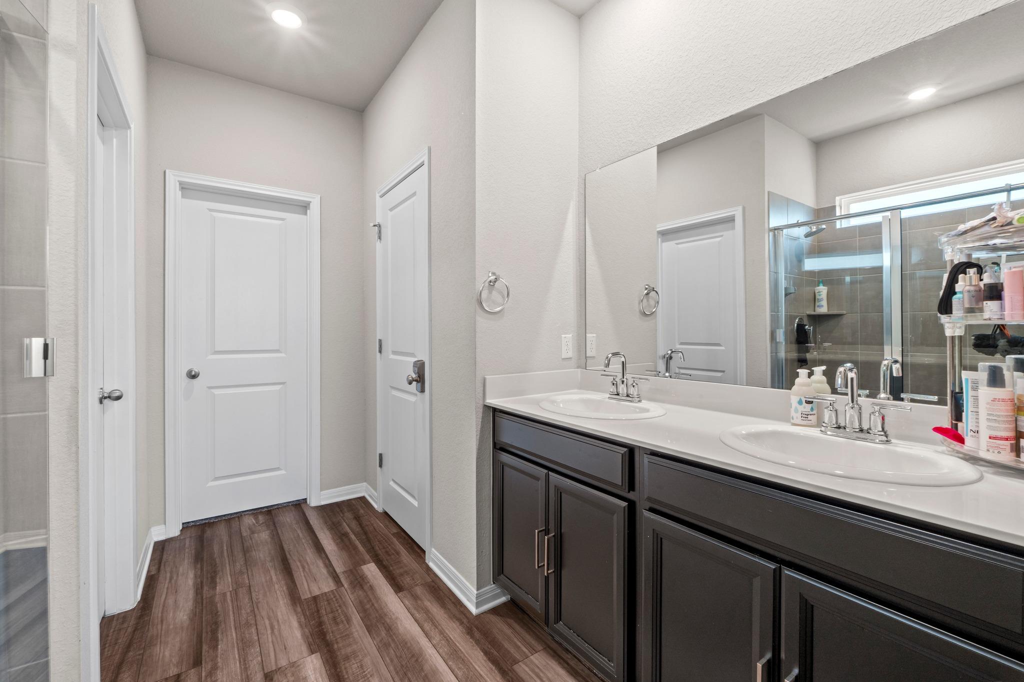 520 Longmount Cv Property Photo 18