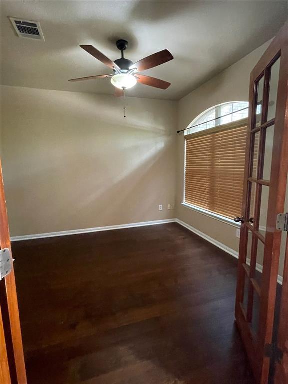 704 S Frontier Ln Property Photo 6