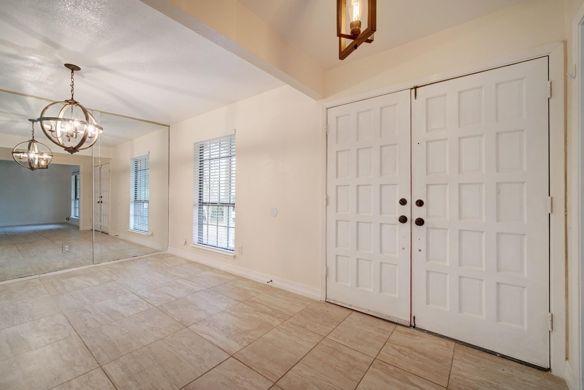 10509 Doering Ln Property Photo 3