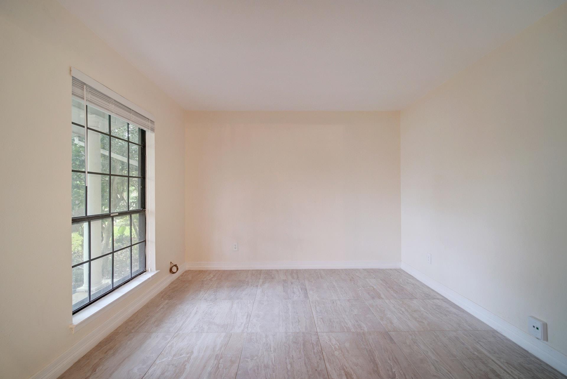 10509 Doering Ln Property Photo 4