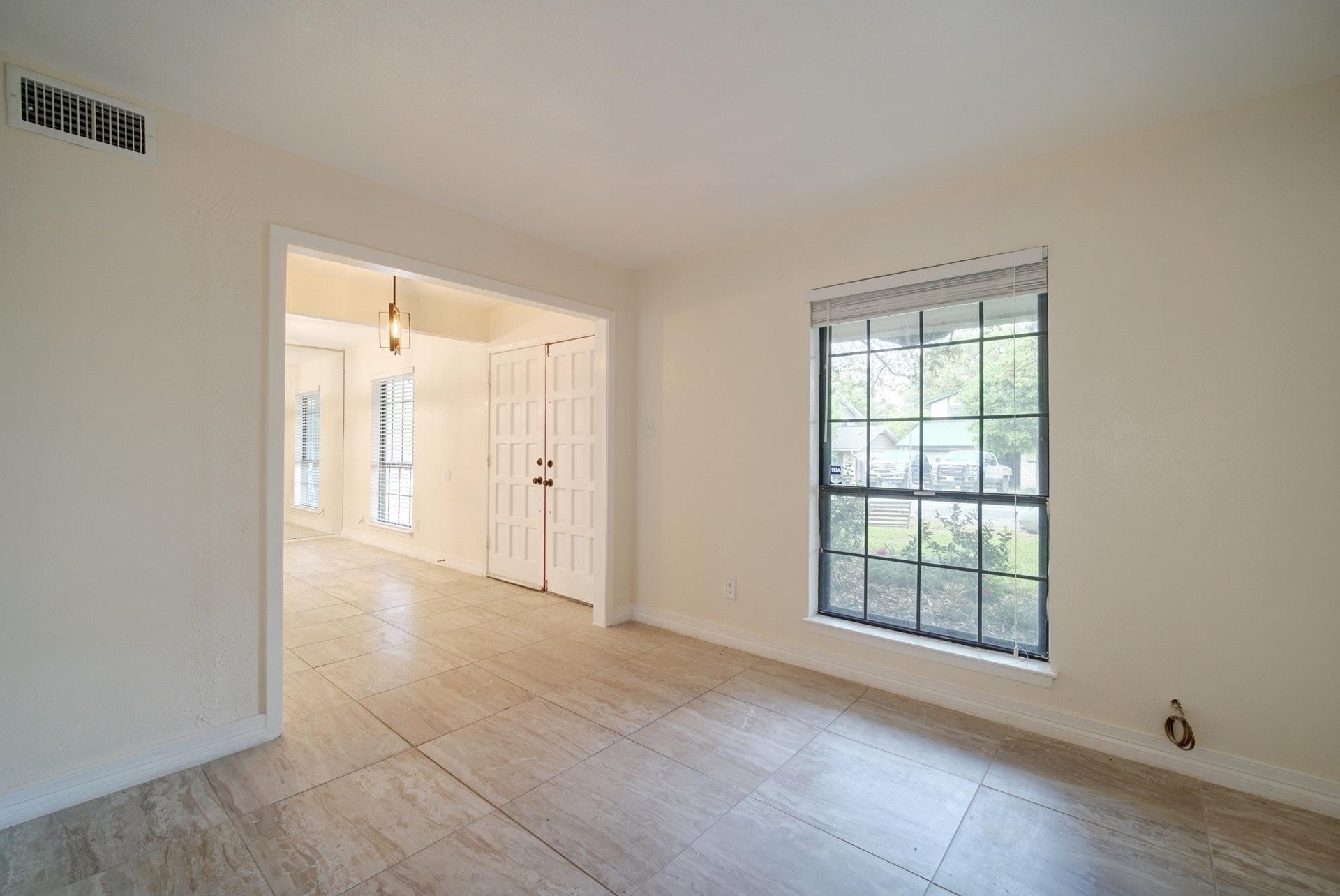 10509 Doering Ln Property Photo 5