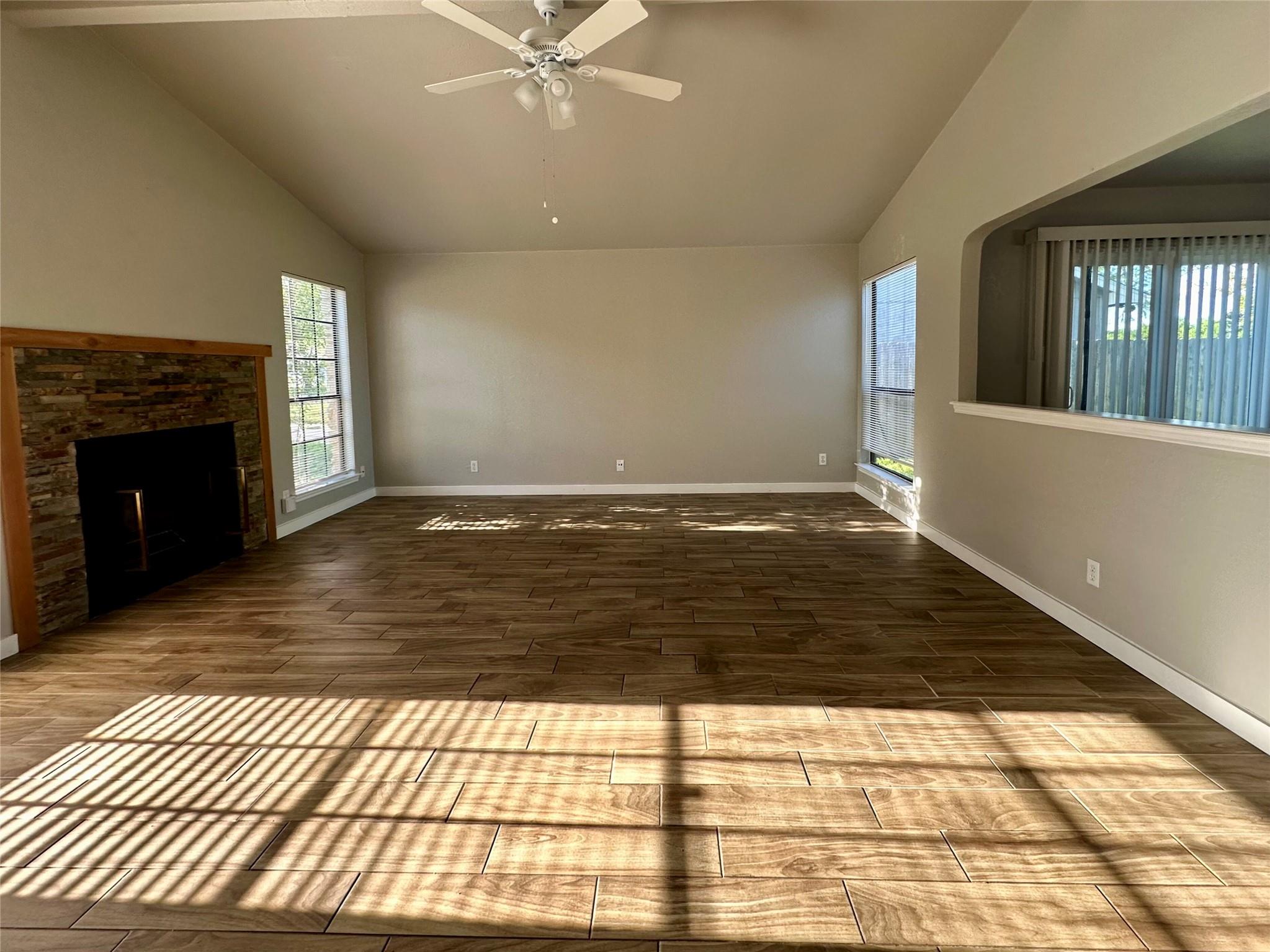 804 Brookside Pass Property Photo 3