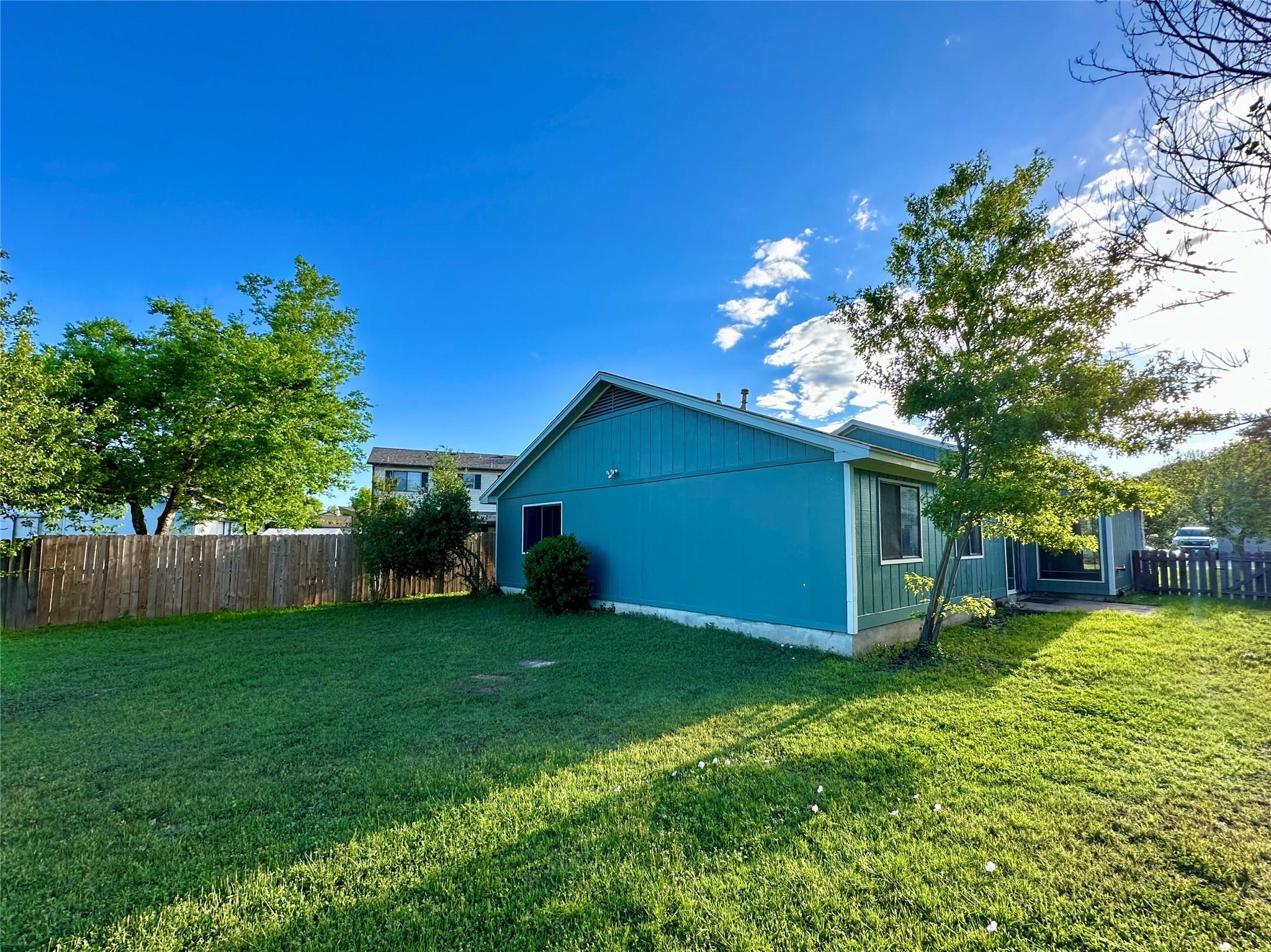 804 Brookside Pass Property Photo 13