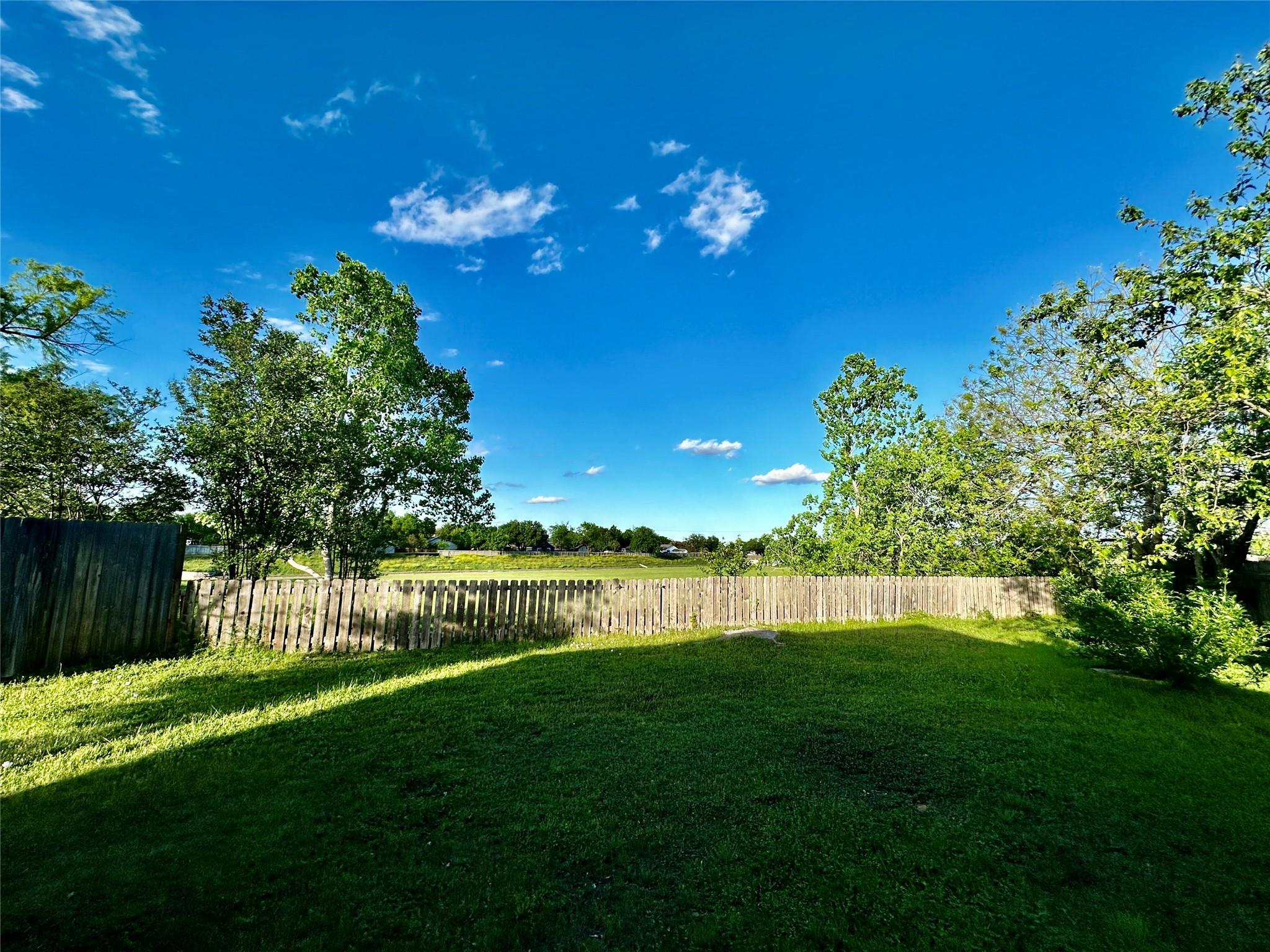 804 Brookside Pass Property Photo 14