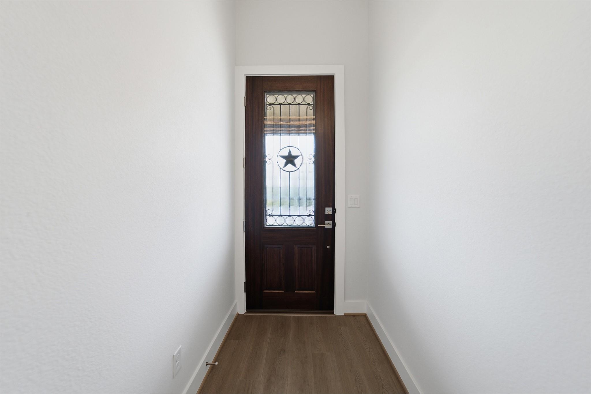 502 Los Aliso Ct Property Photo 2