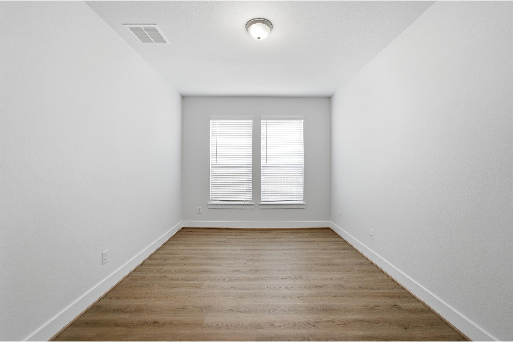 502 Los Aliso Ct Property Photo 6
