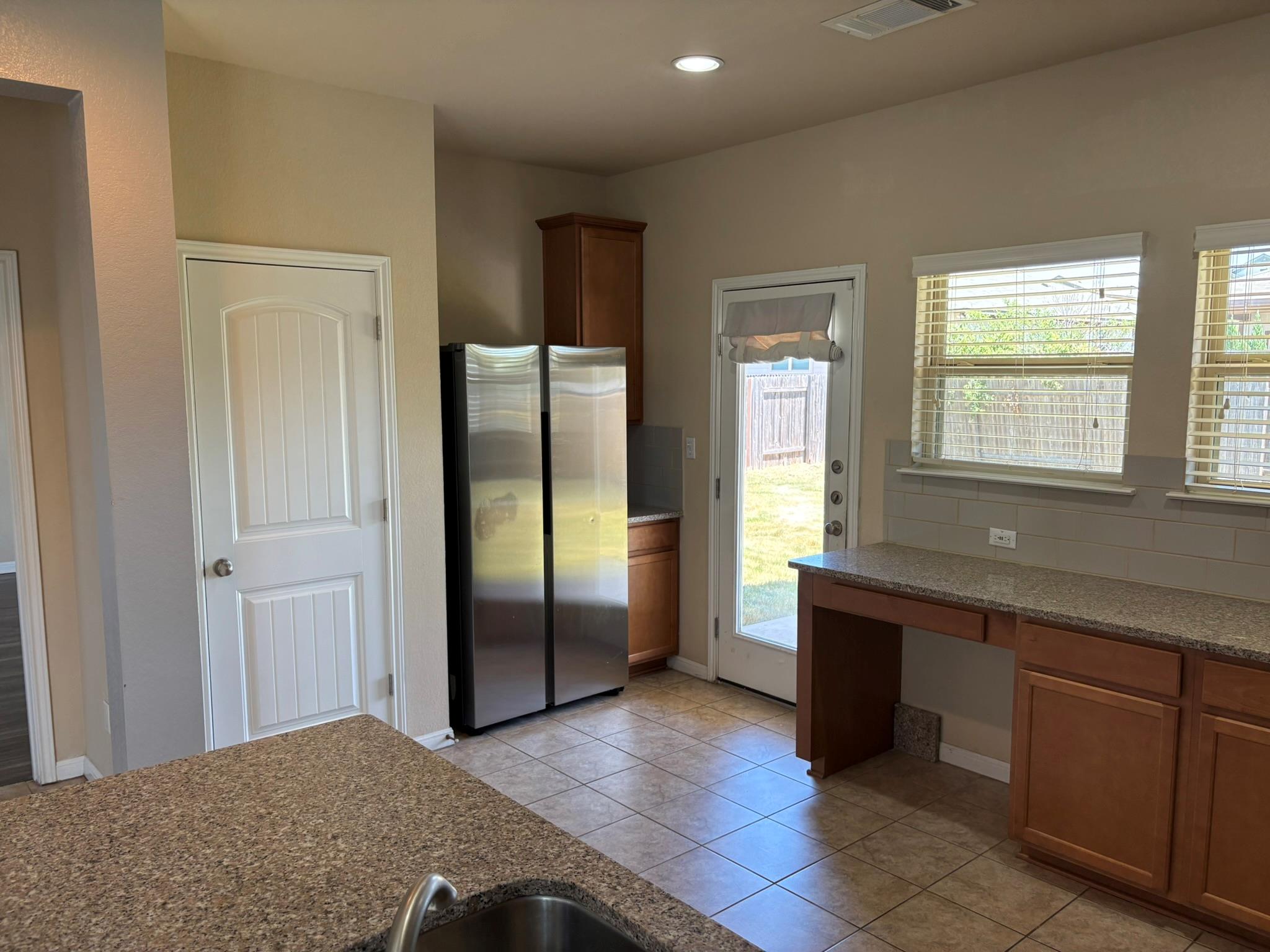 8113 Rosano St Property Photo 4