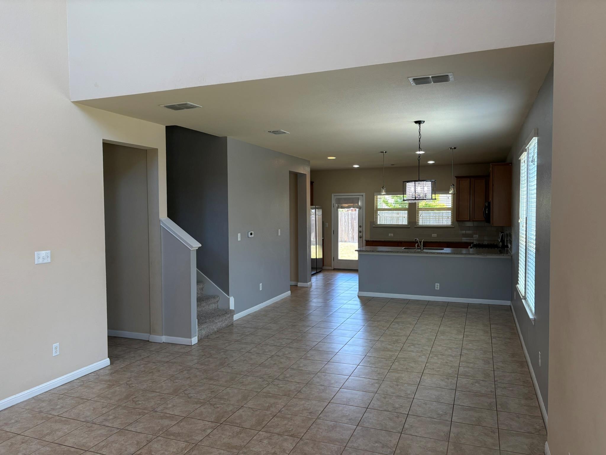 8113 Rosano St Property Photo 6