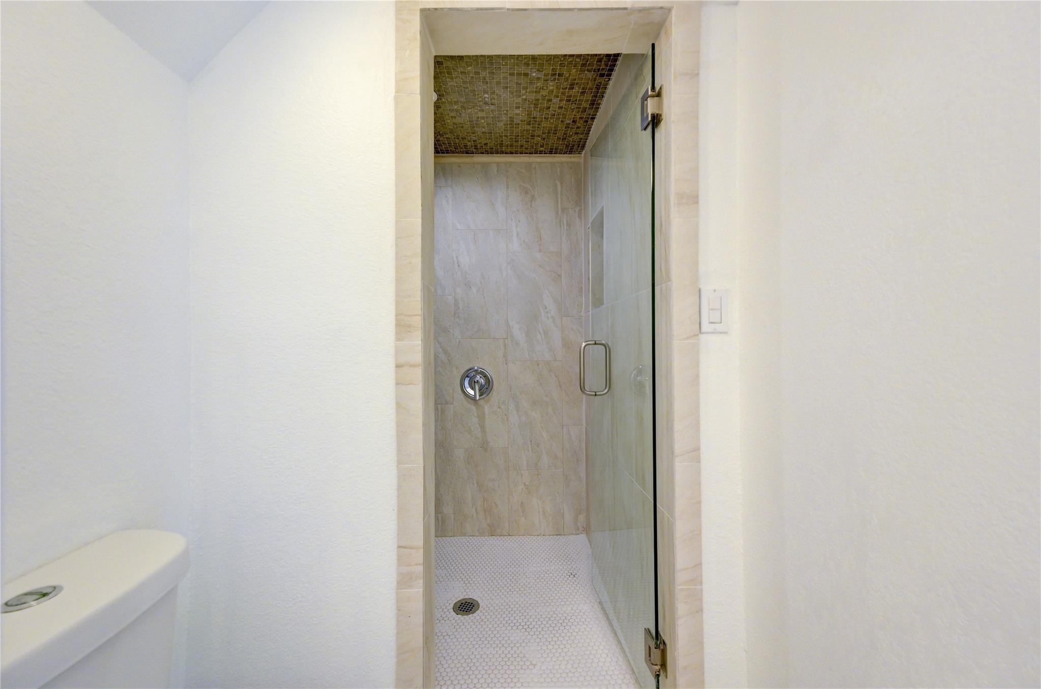 10104 Oak Hollow Cir Property Photo 16