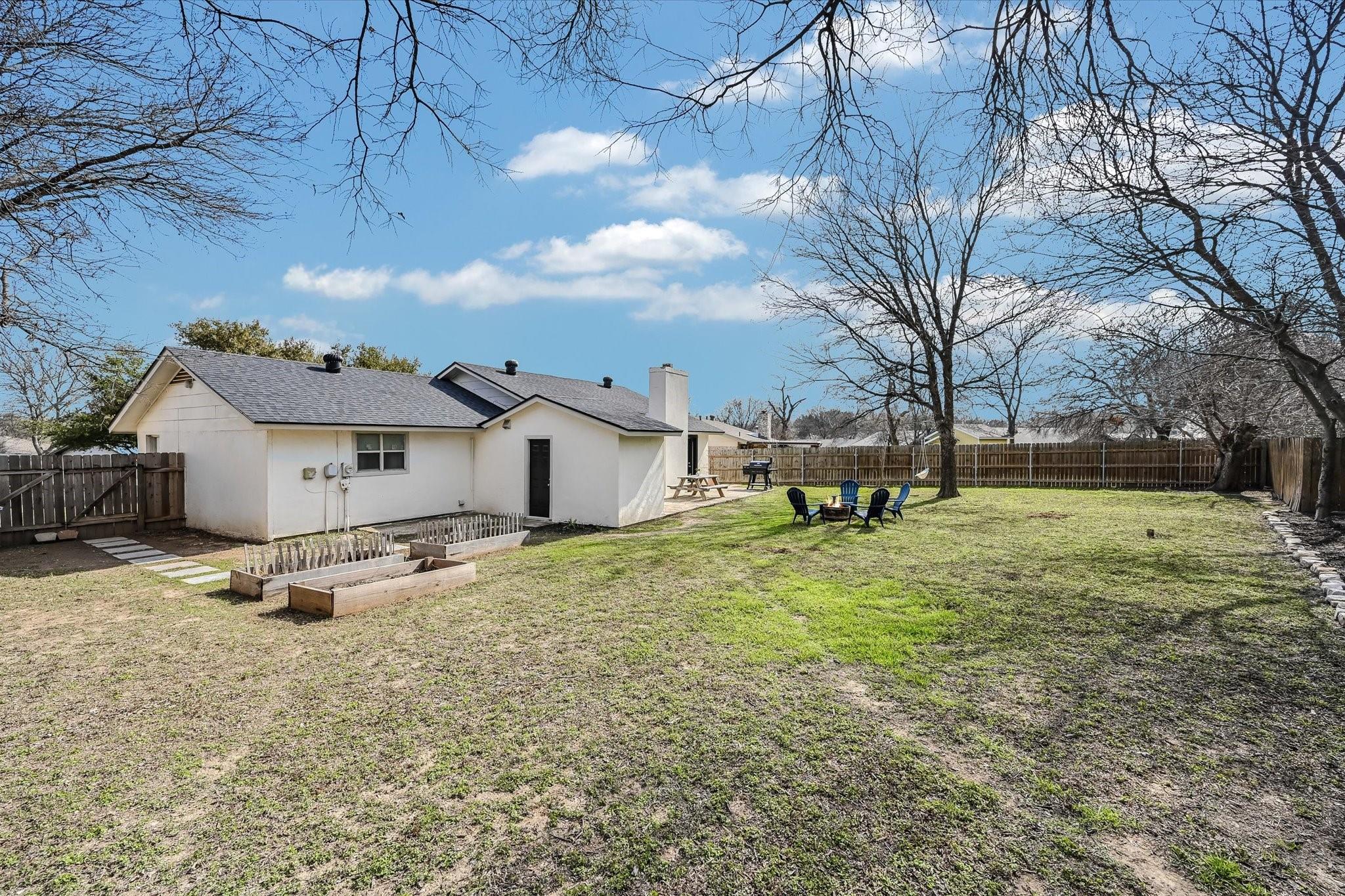 10104 Oak Hollow Cir Property Photo 18