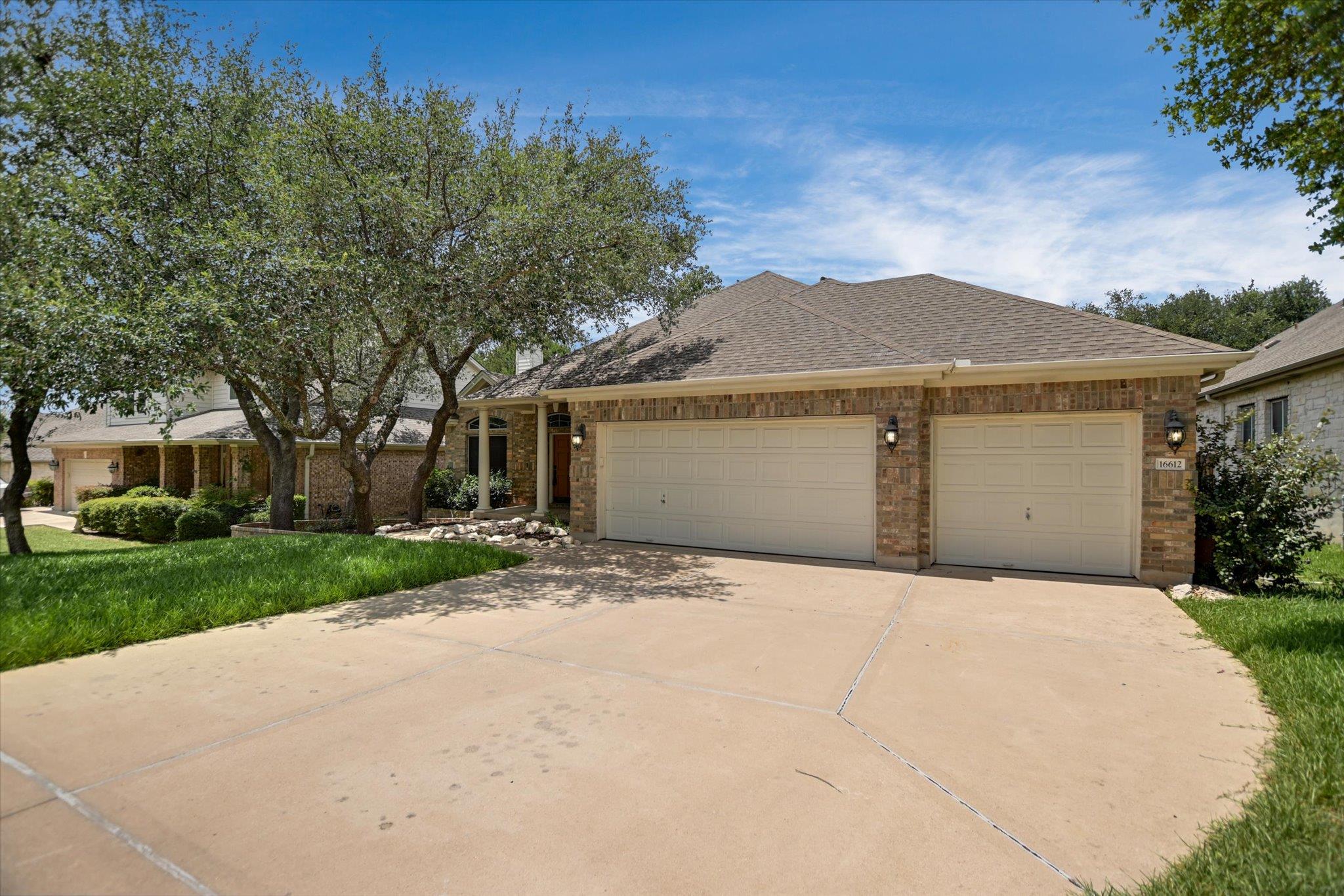 16612 Barrhead Cv Property Photo 2