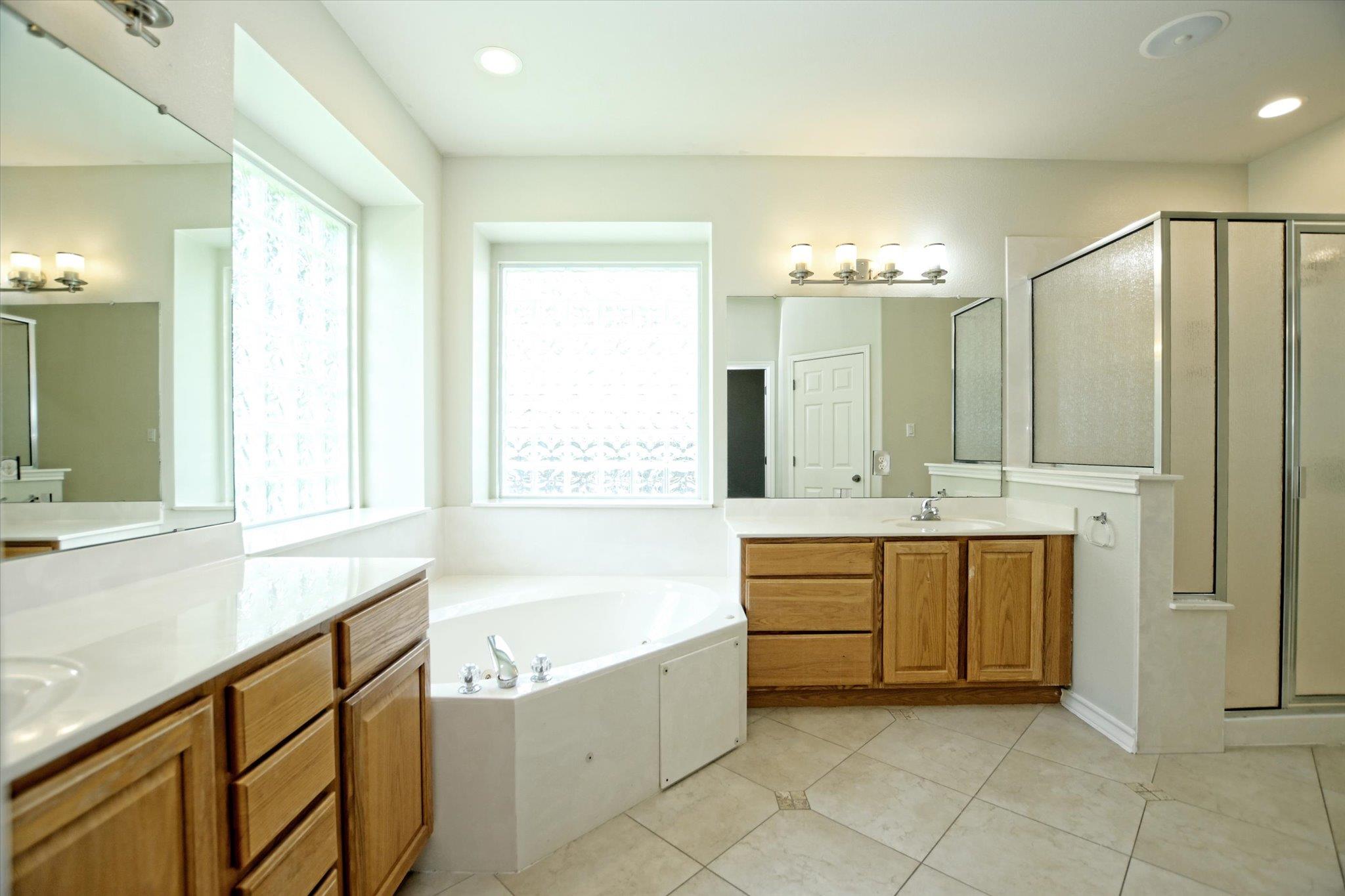 16612 Barrhead Cv Property Photo 28