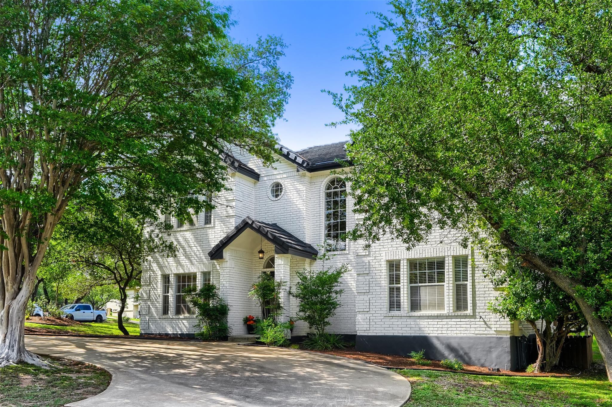 1918 Lakeway Blvd Property Photo 1