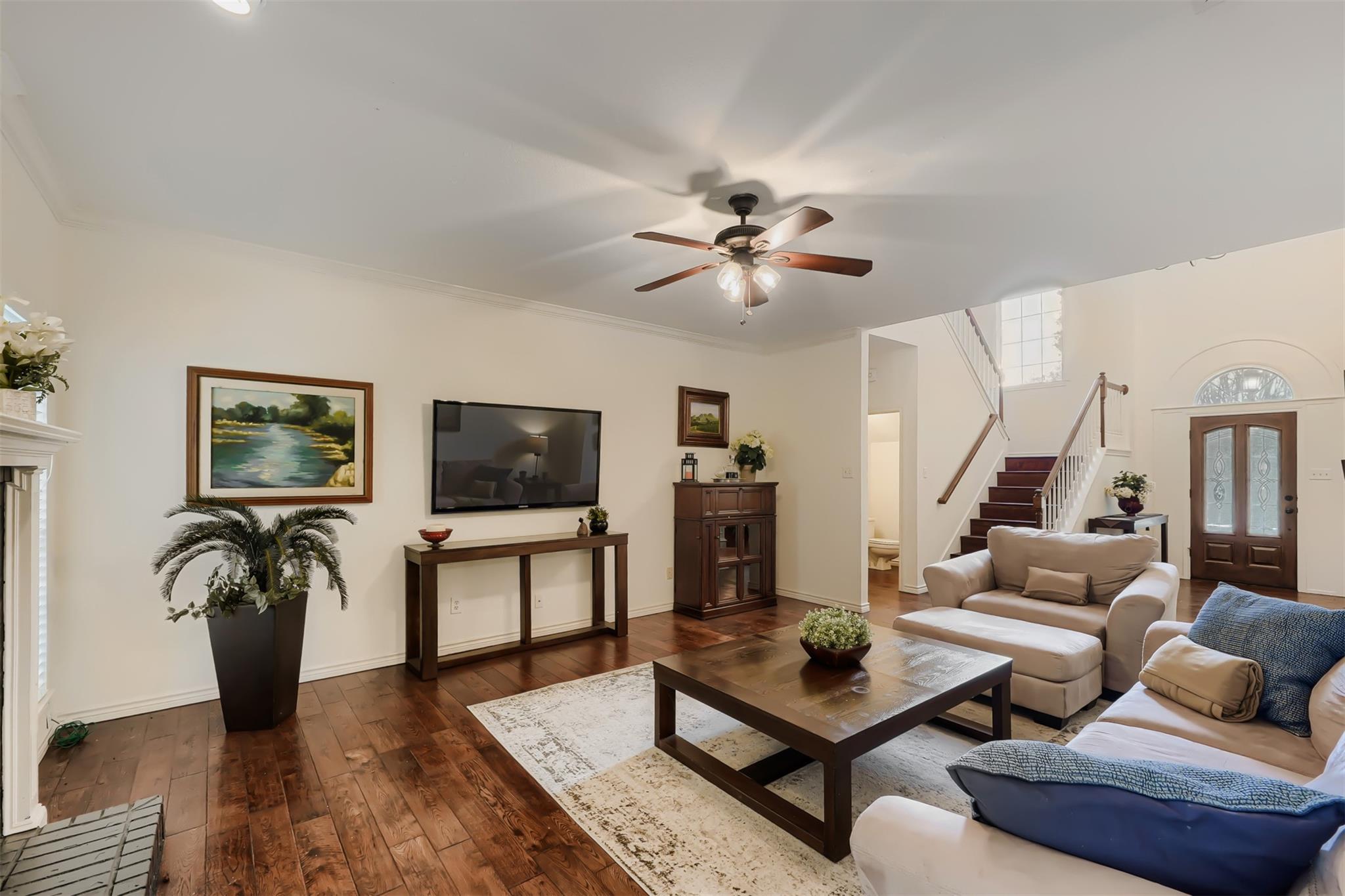 1918 Lakeway Blvd Property Photo 4