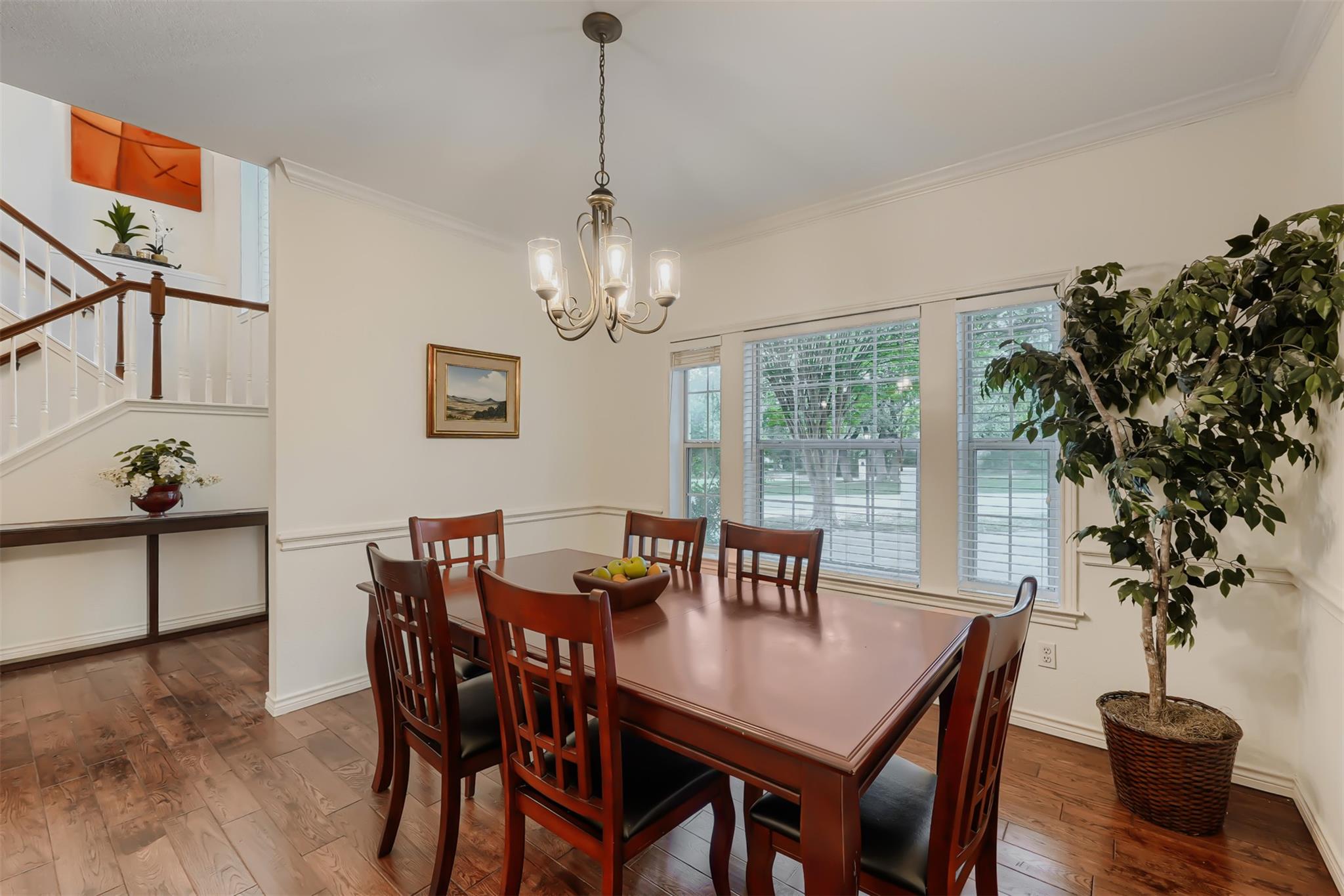 1918 Lakeway Blvd Property Photo 6