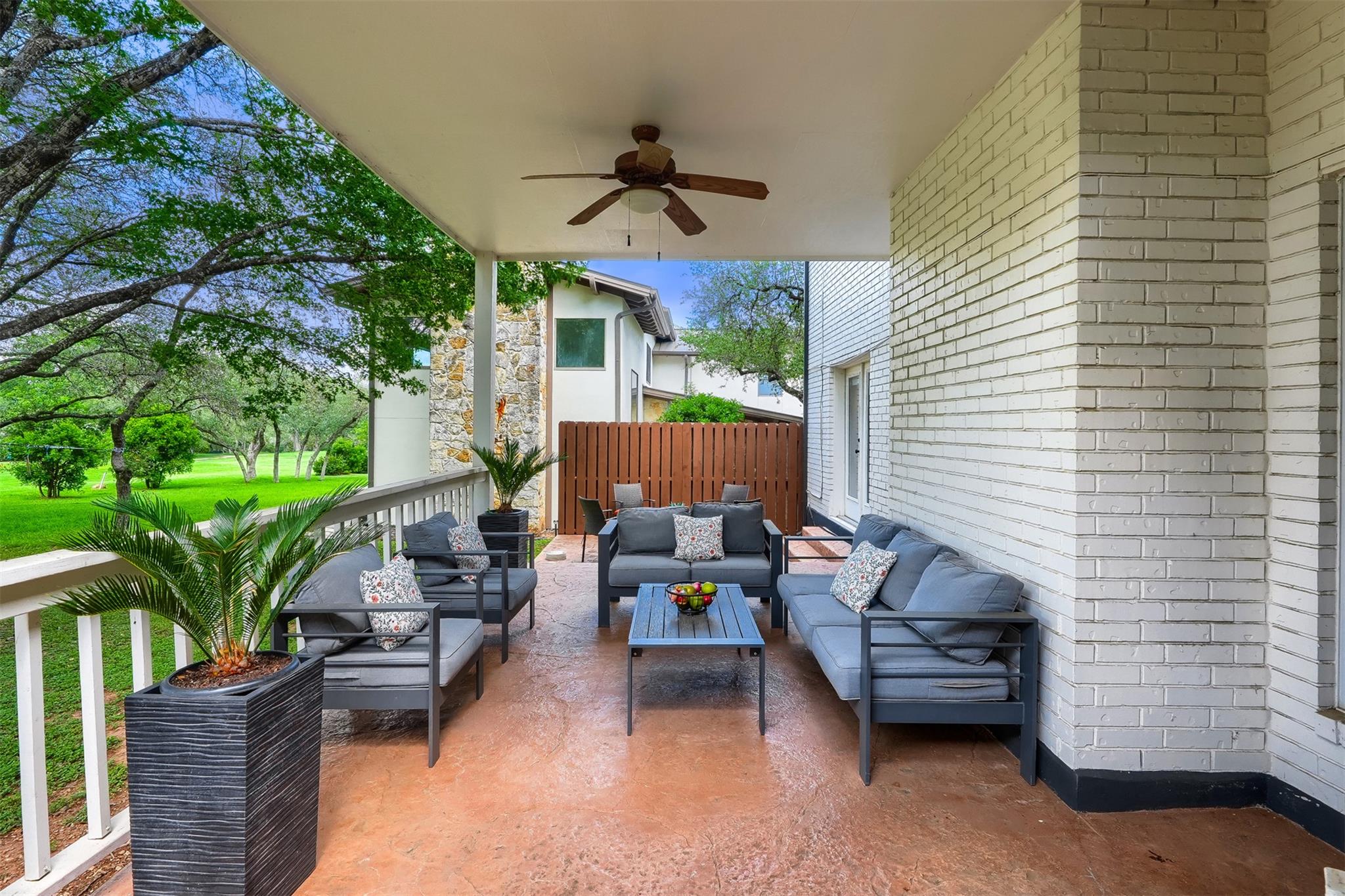 1918 Lakeway Blvd Property Photo 10